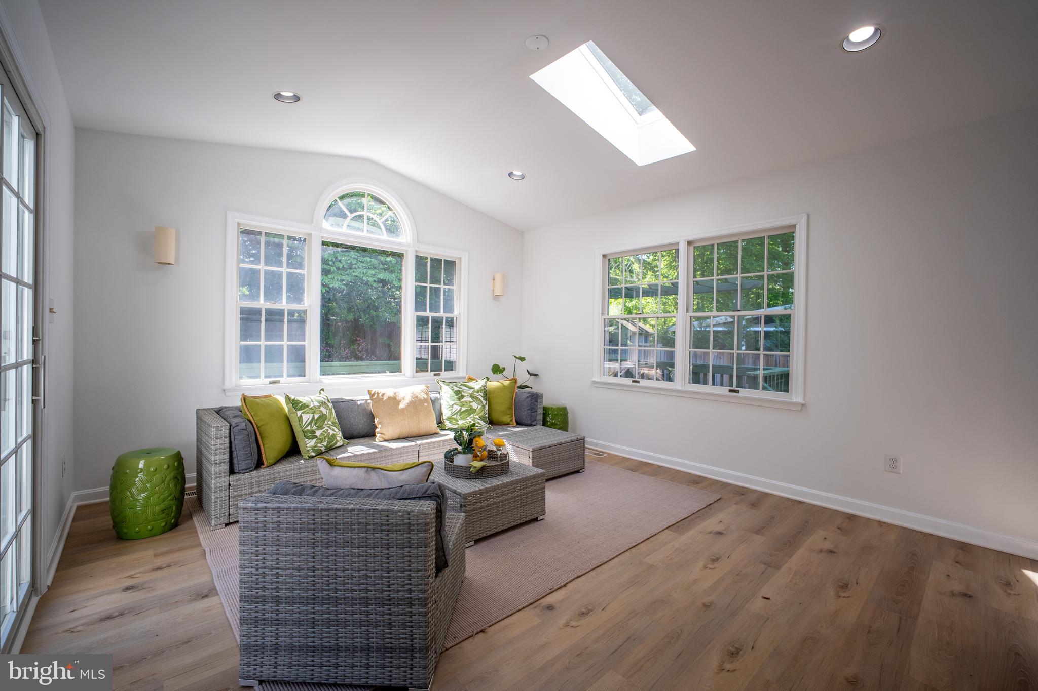 BEL PRE WOODS - Residential