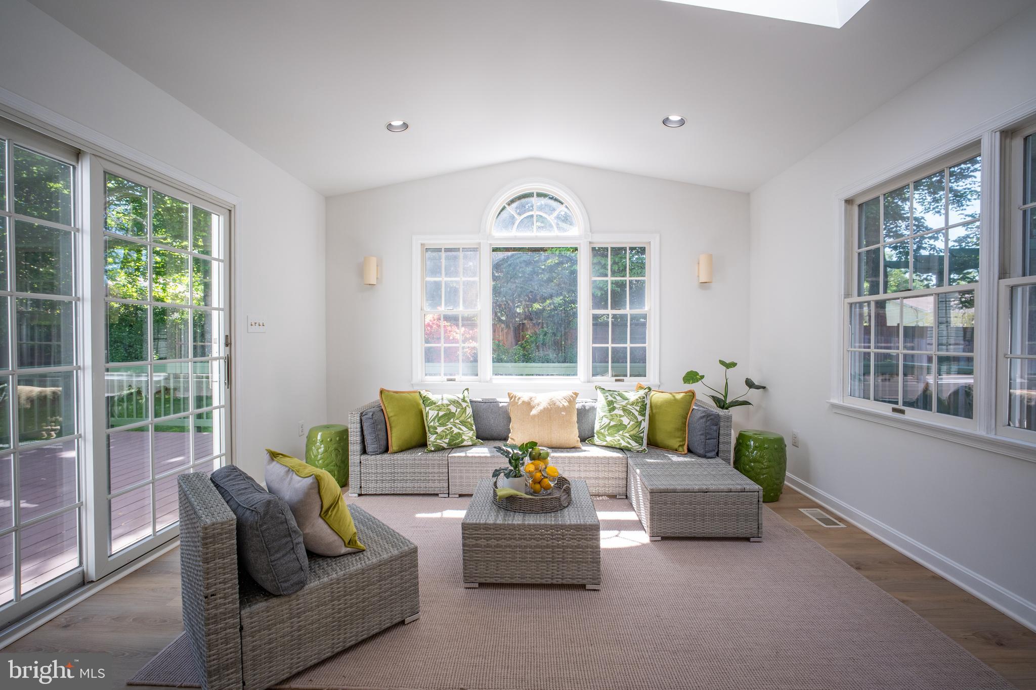BEL PRE WOODS - Residential