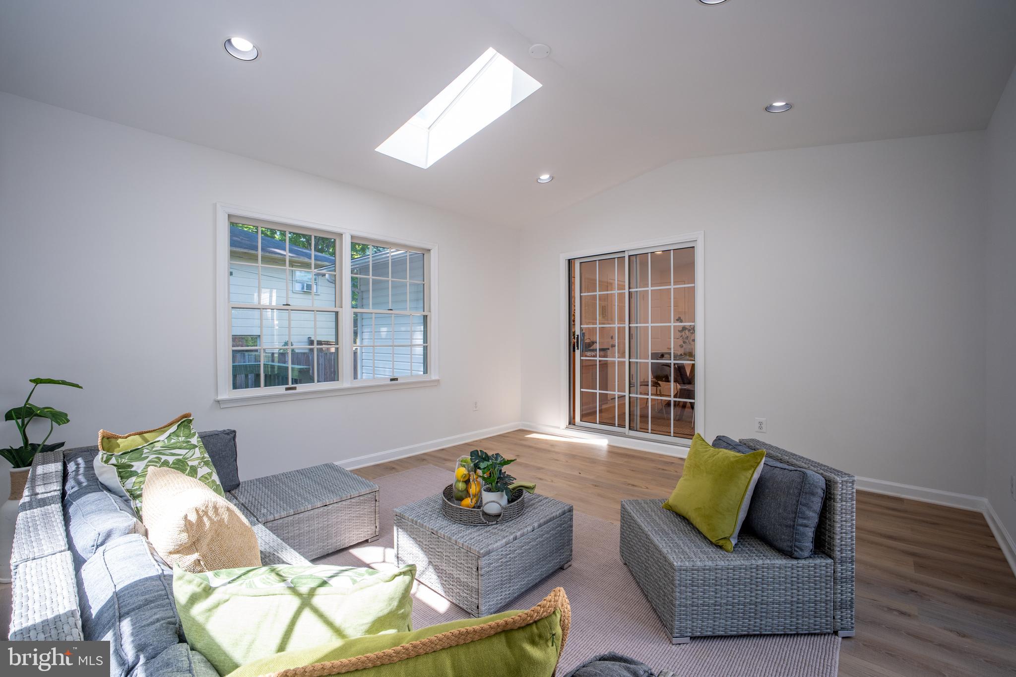 BEL PRE WOODS - Residential