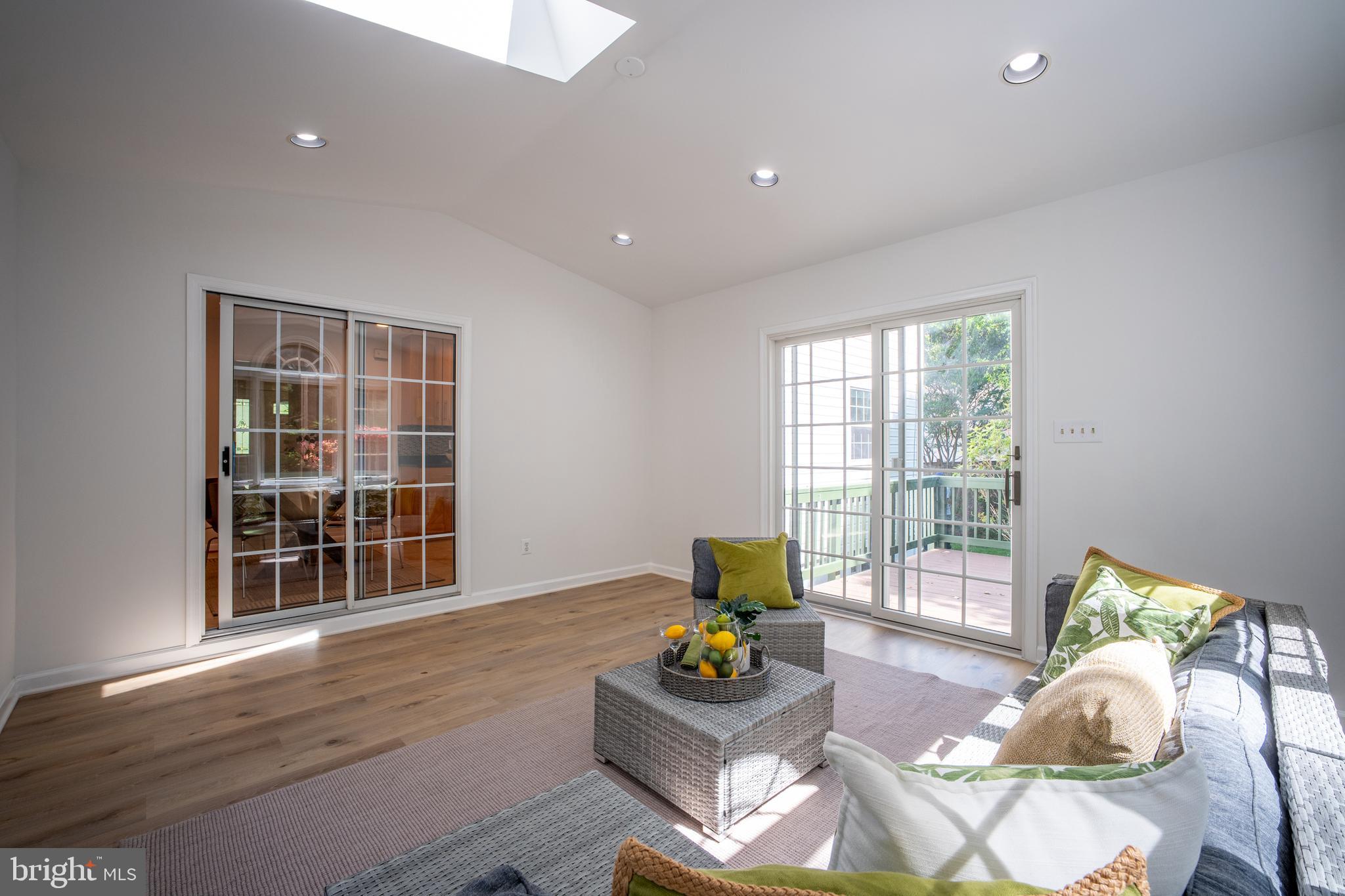 BEL PRE WOODS - Residential