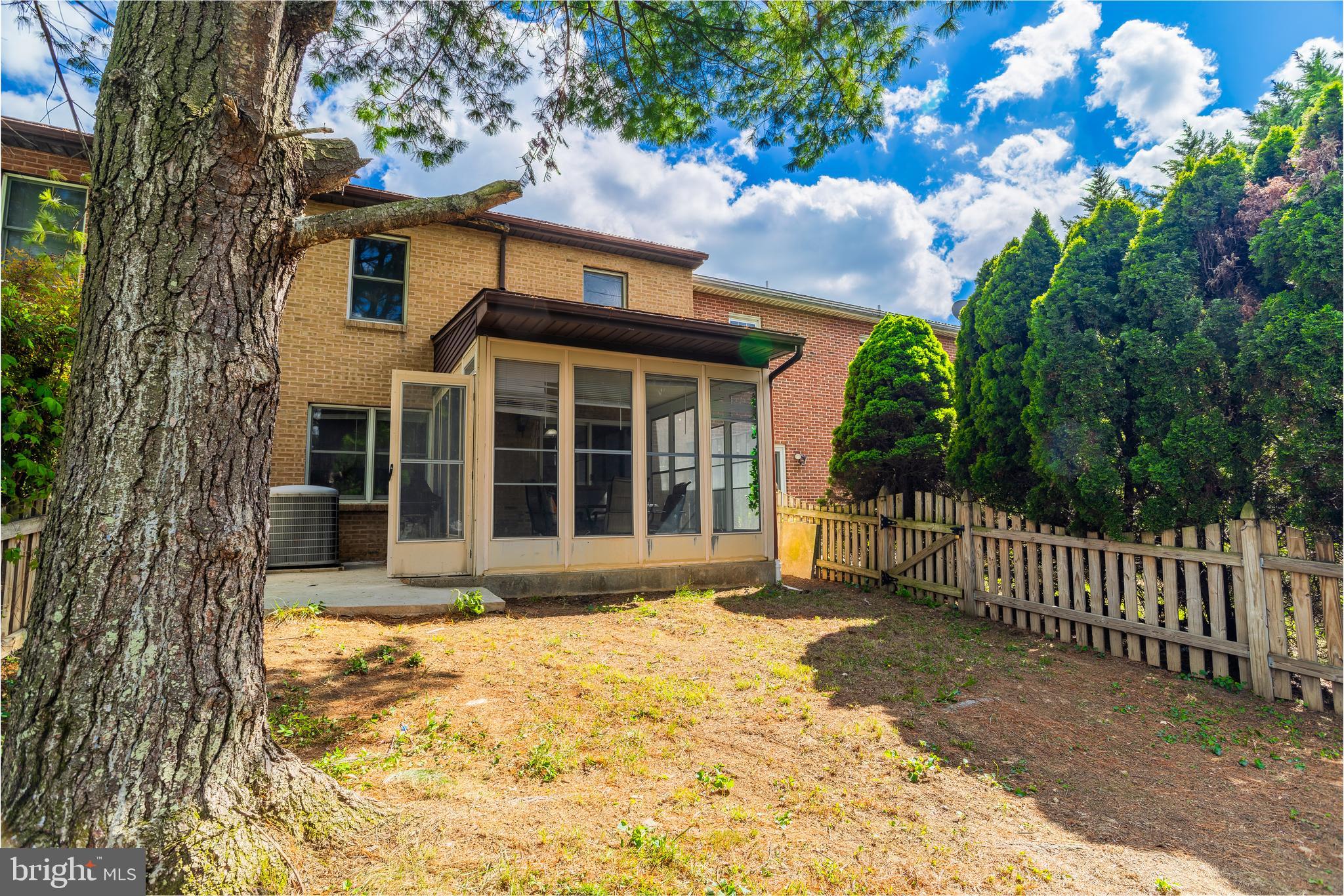 TOWNE OAK VILLAGE - Residential