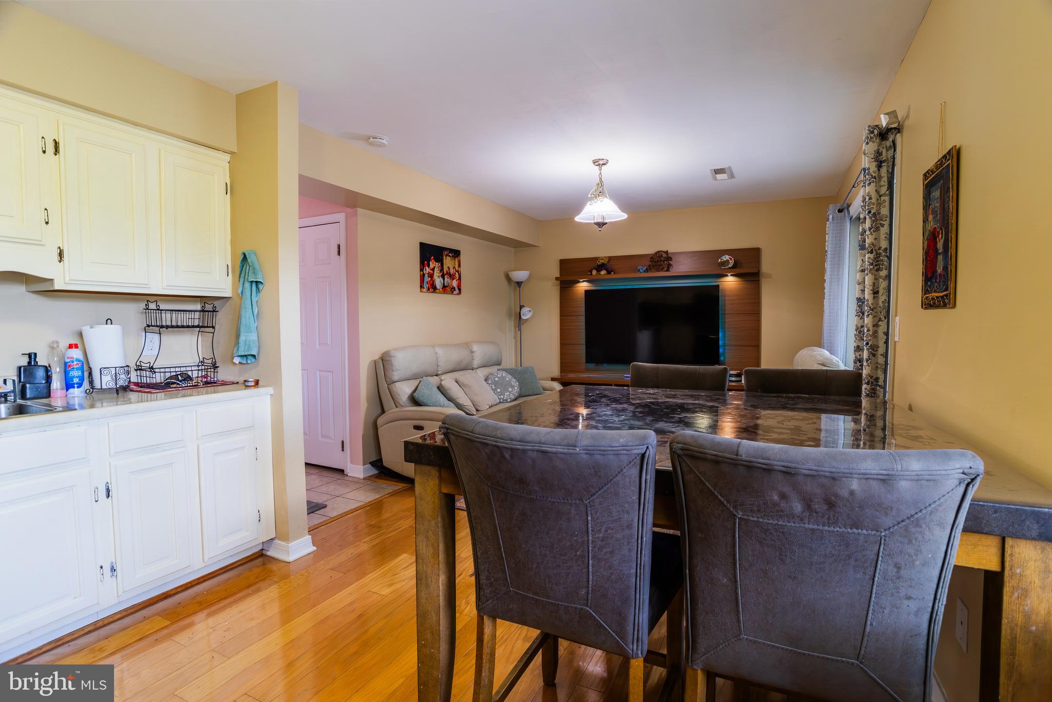 TOWNE OAK VILLAGE - Residential