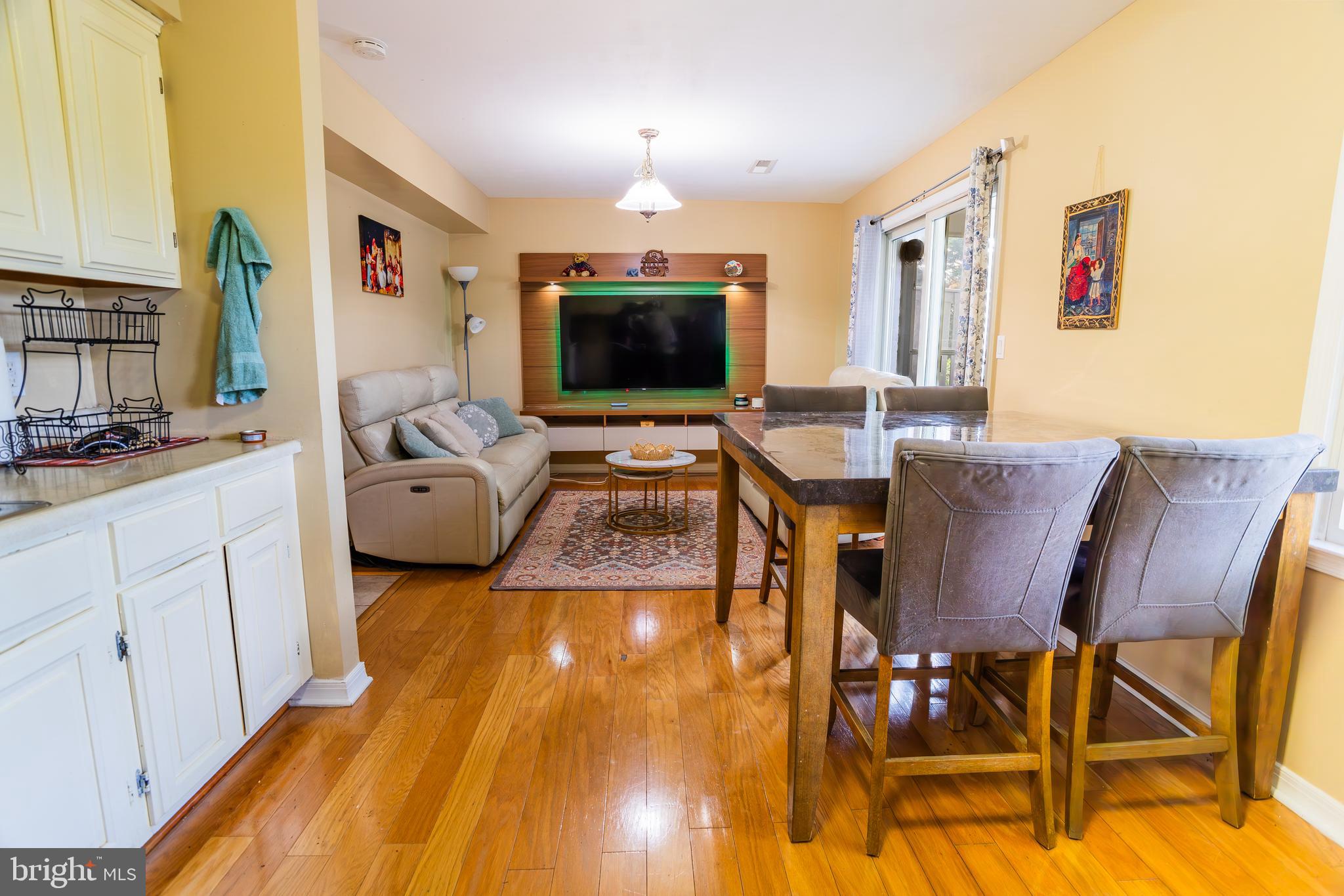 TOWNE OAK VILLAGE - Residential