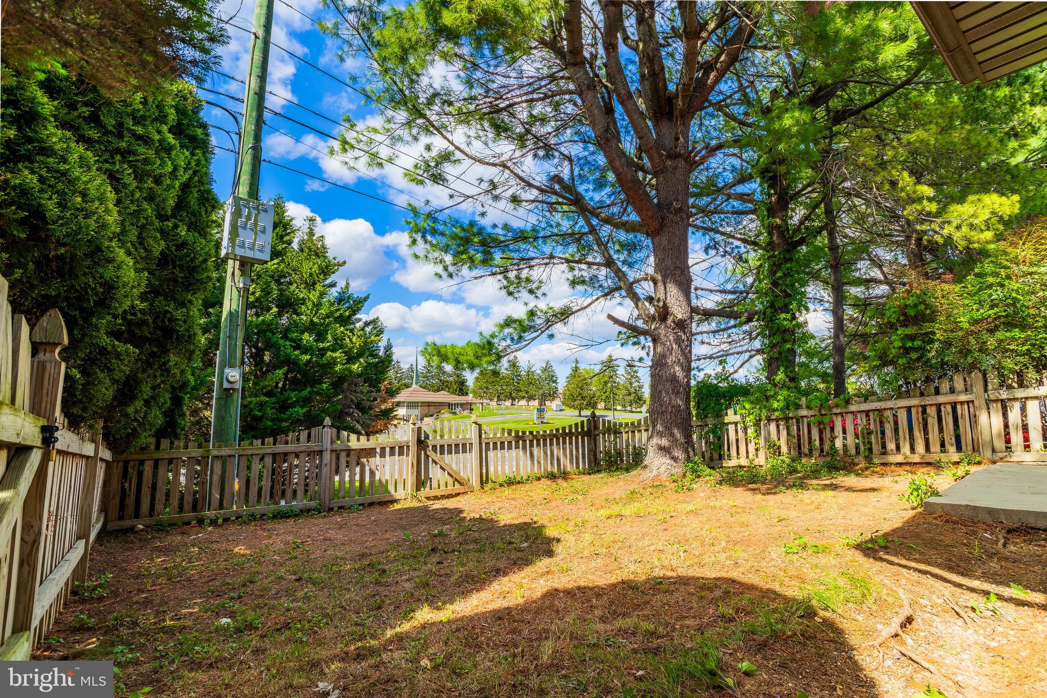 TOWNE OAK VILLAGE - Residential