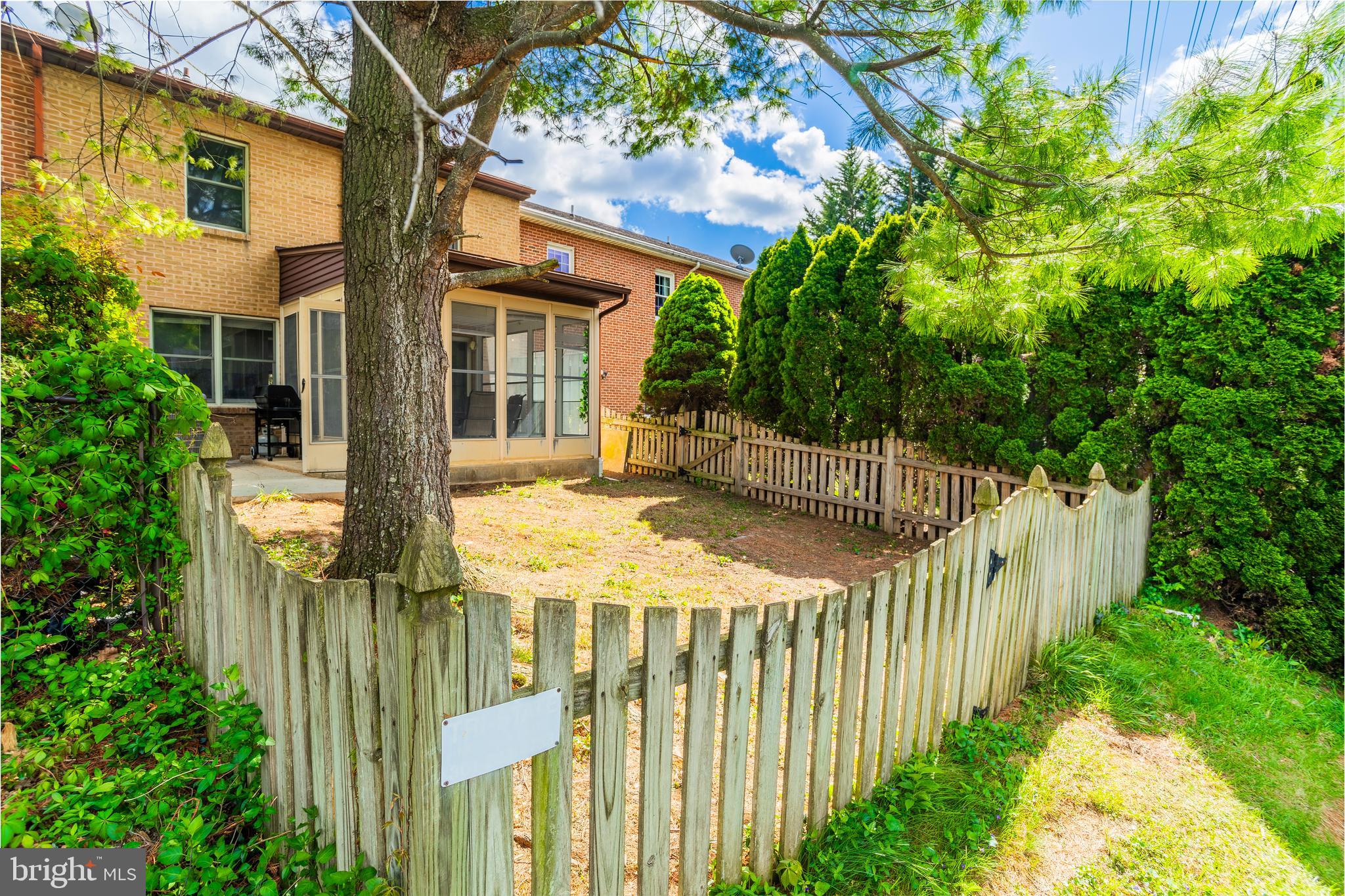 TOWNE OAK VILLAGE - Residential