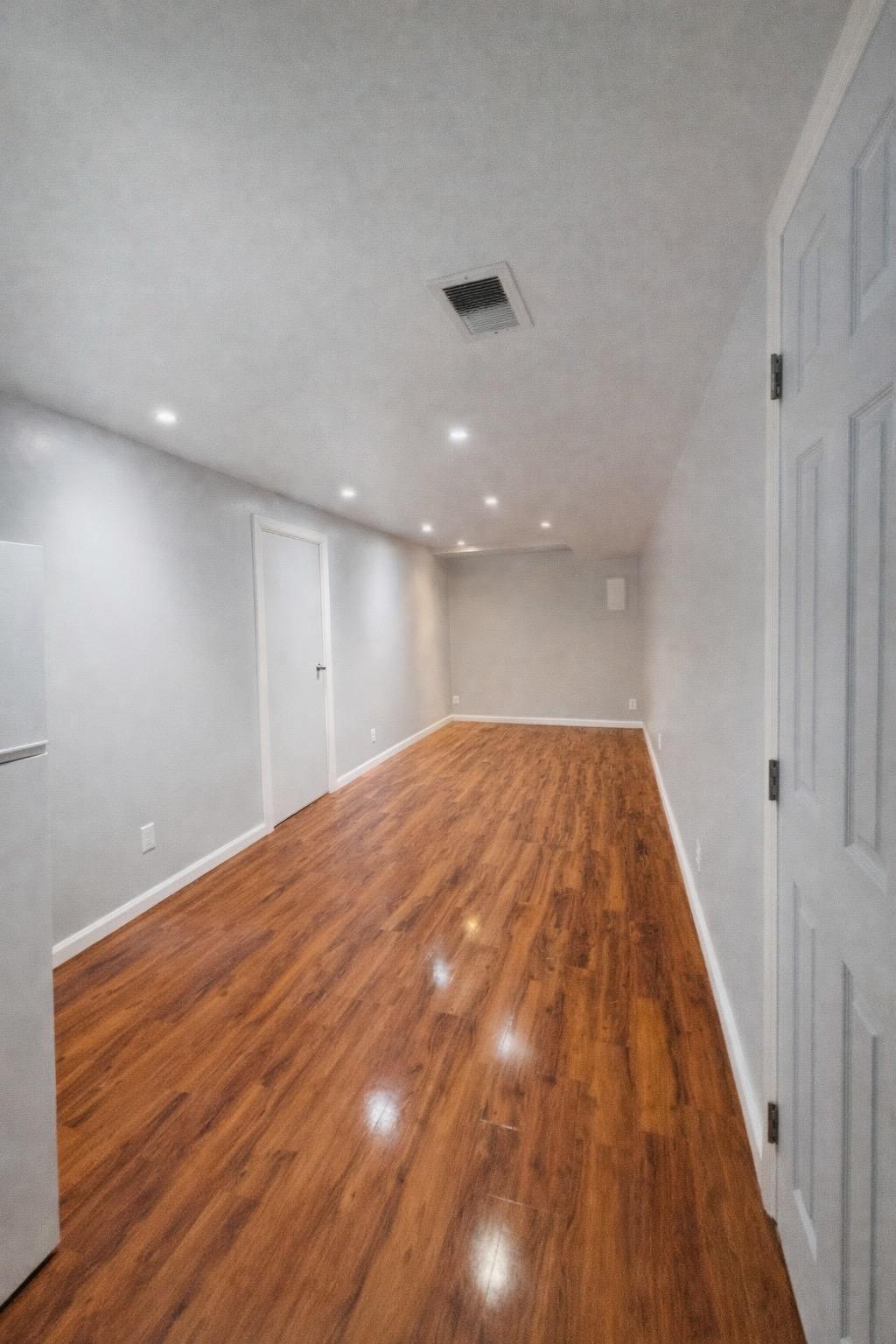 COLESVILLE MANOR - Residential
