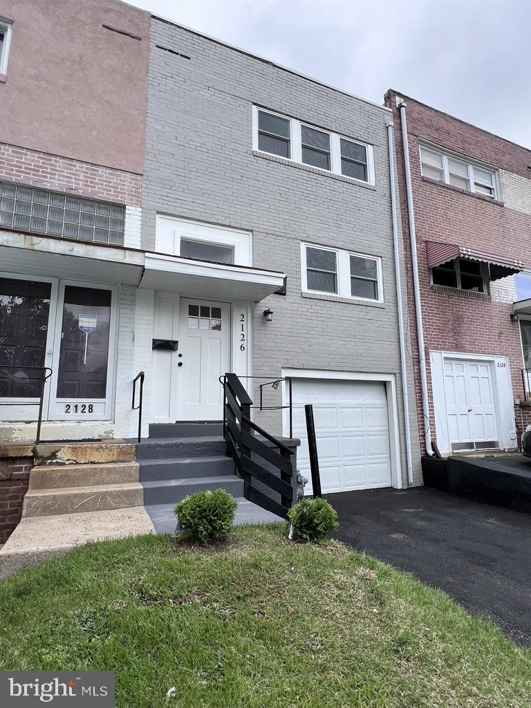 2126 DELMAR DRIVE