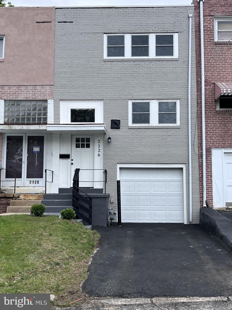 2126 DELMAR DRIVE