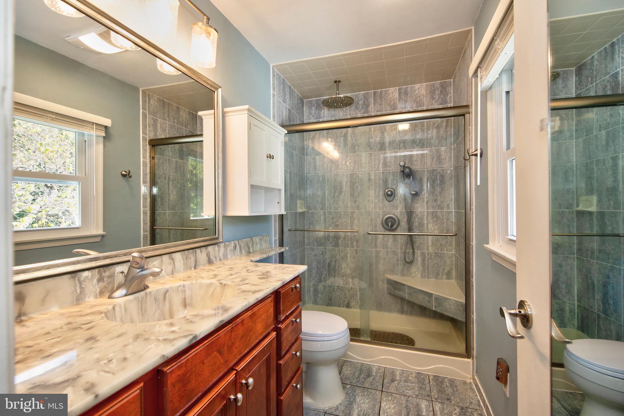 ORCHARD LAKES - Residential