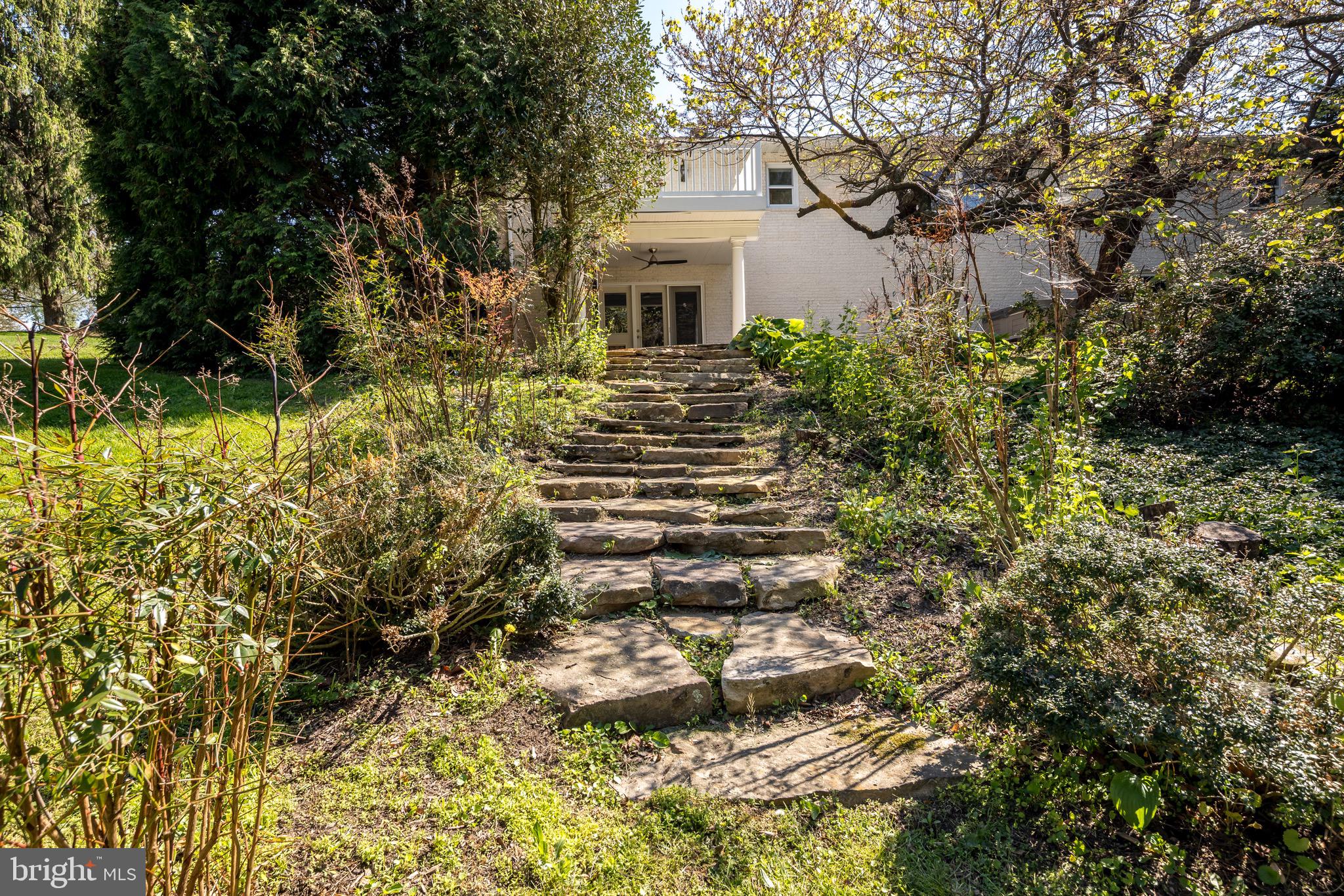 ORCHARD LAKES - Residential