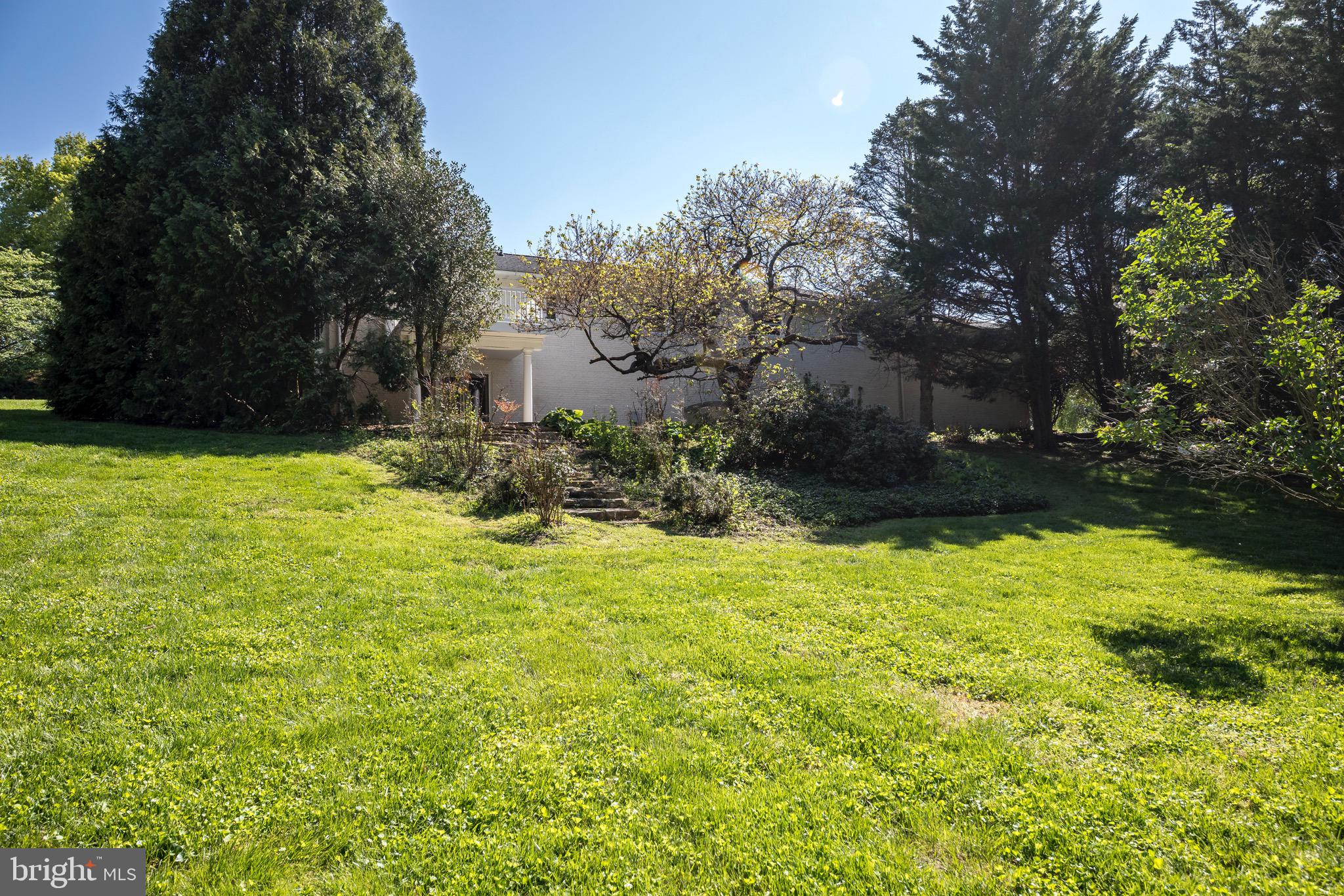 ORCHARD LAKES - Residential