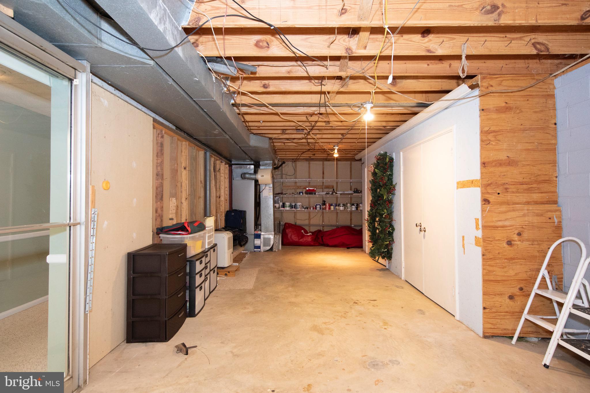 ORCHARD LAKES - Residential