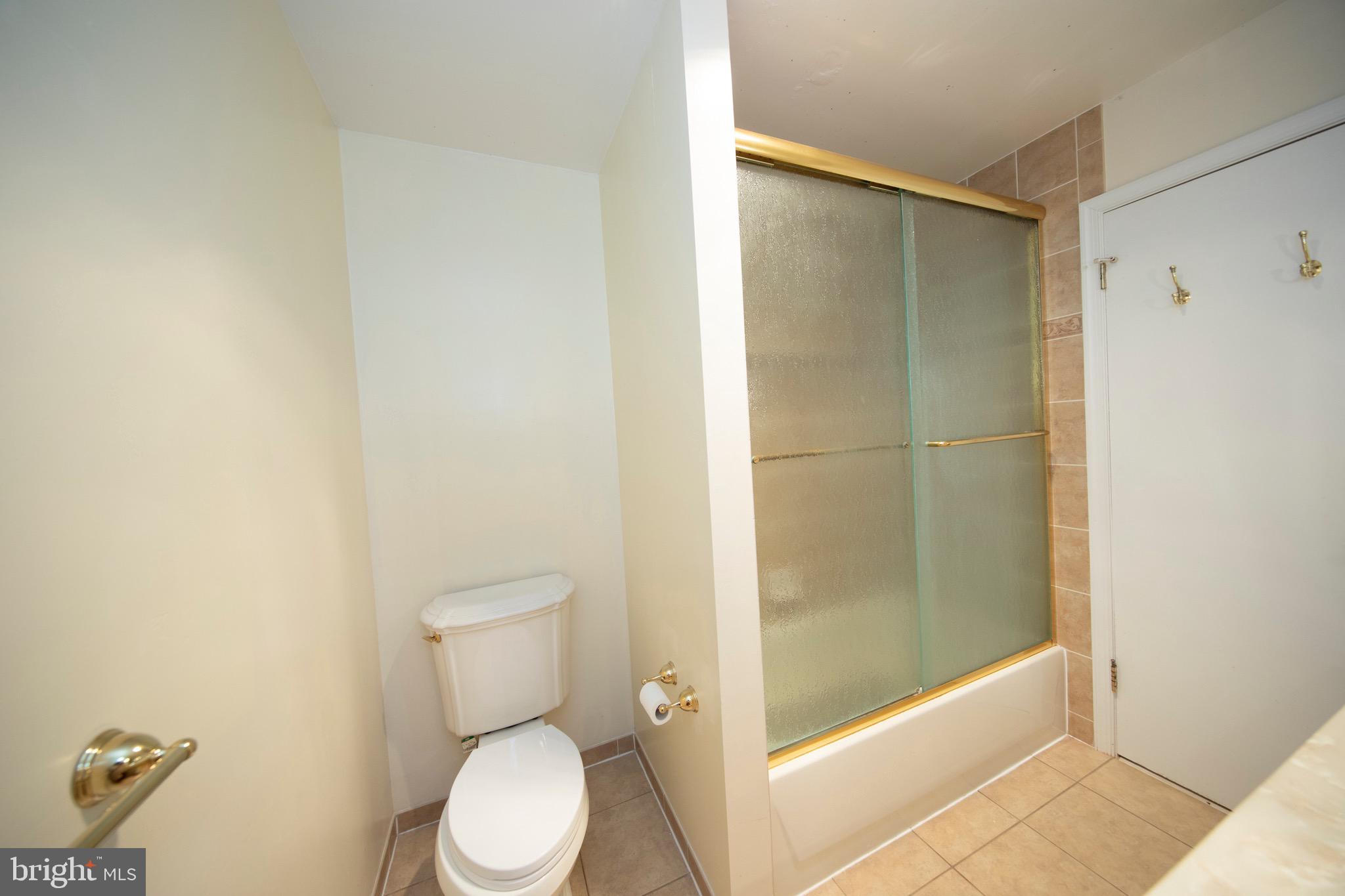 ORCHARD LAKES - Residential