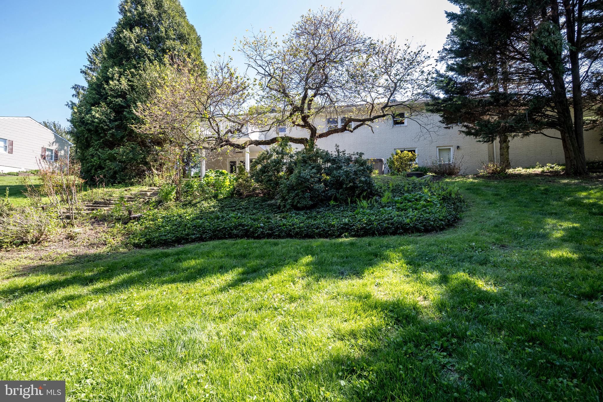ORCHARD LAKES - Residential