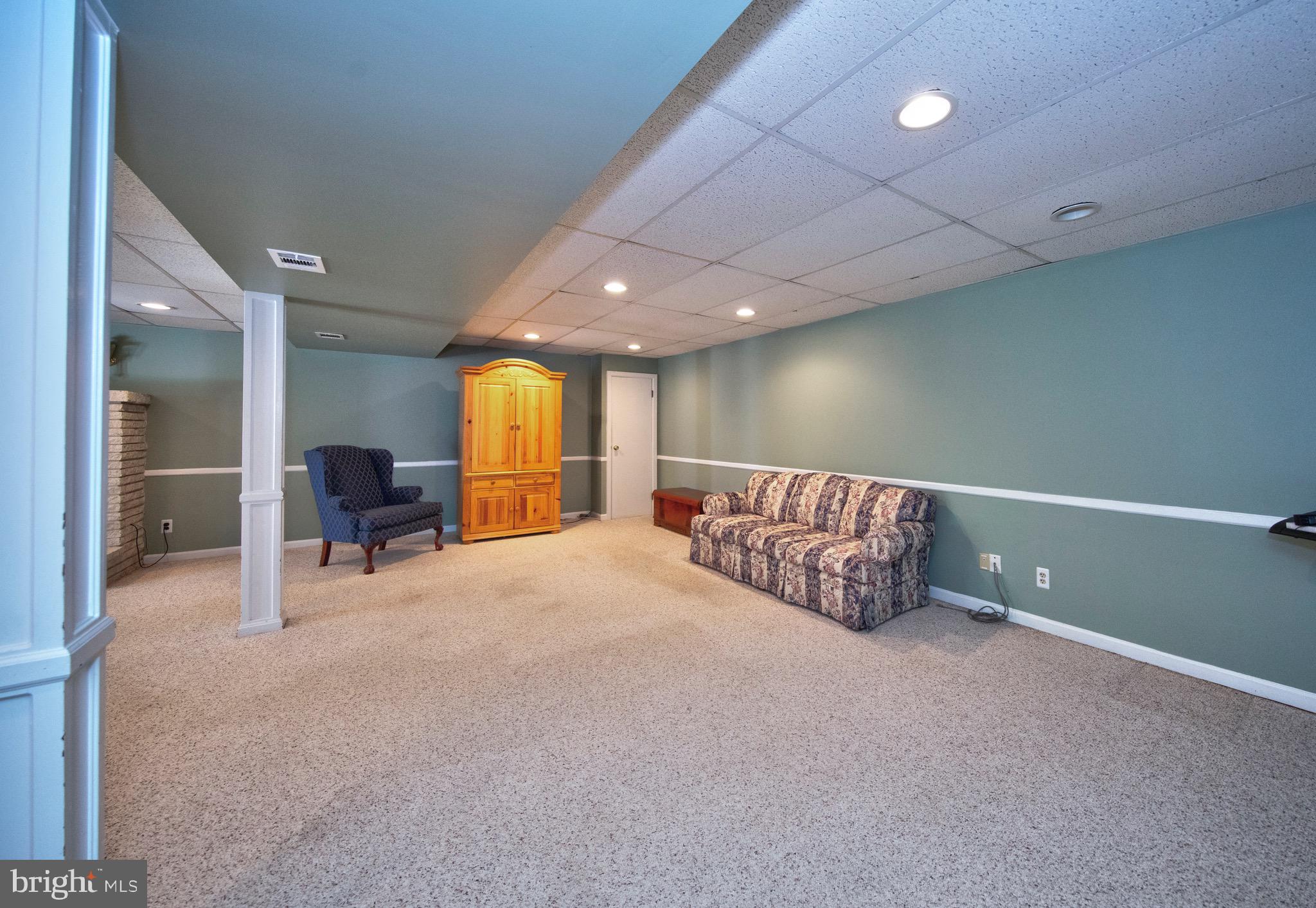 ORCHARD LAKES - Residential