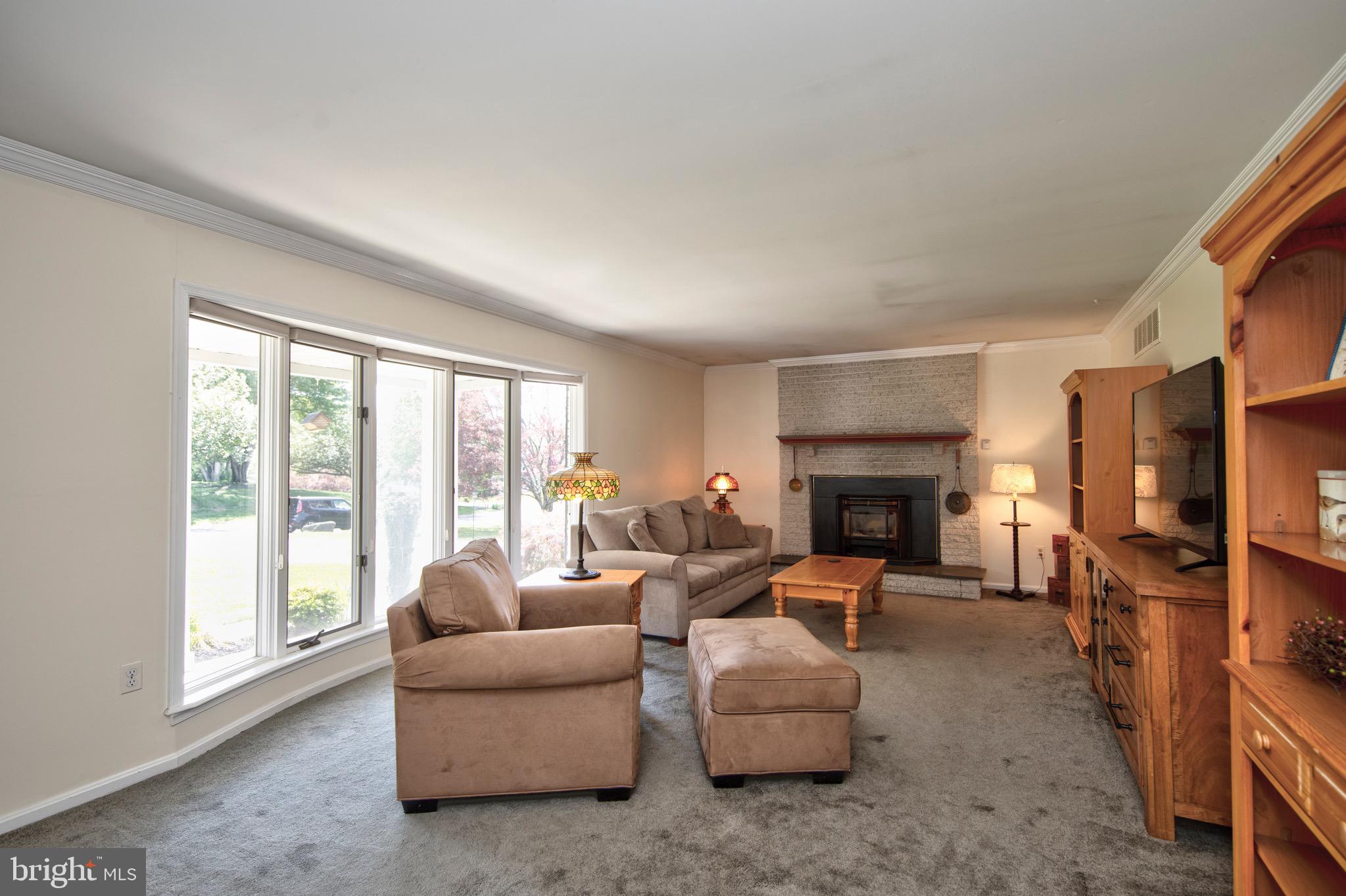 ORCHARD LAKES - Residential