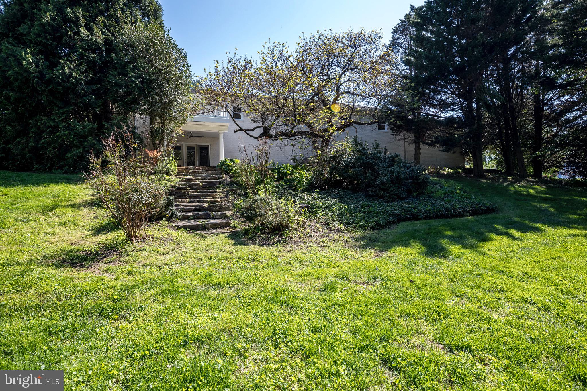 ORCHARD LAKES - Residential