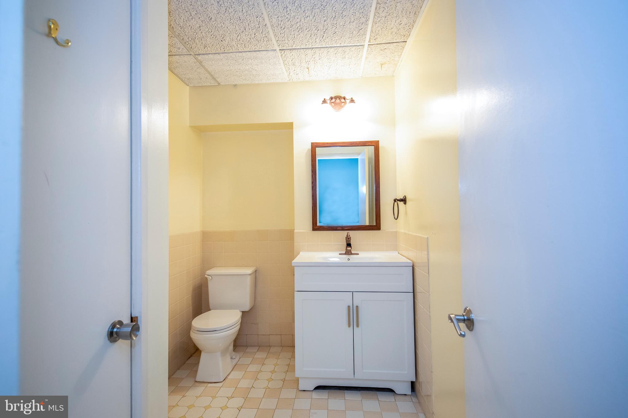ORCHARD LAKES - Residential