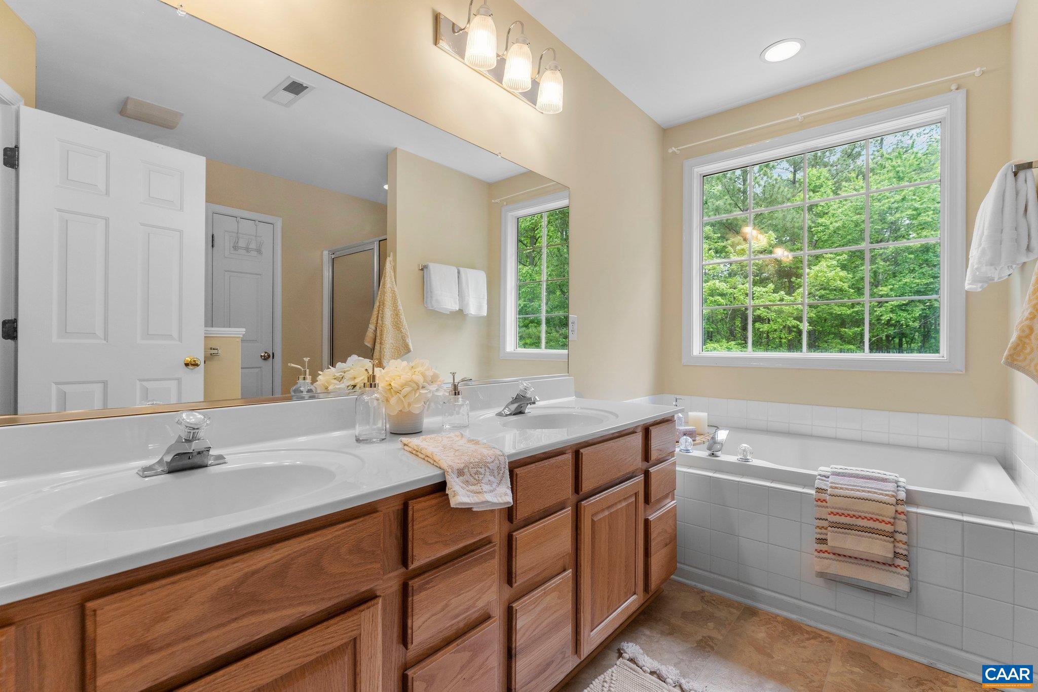 MOUNTAIN VIEW ESTATES - Residential