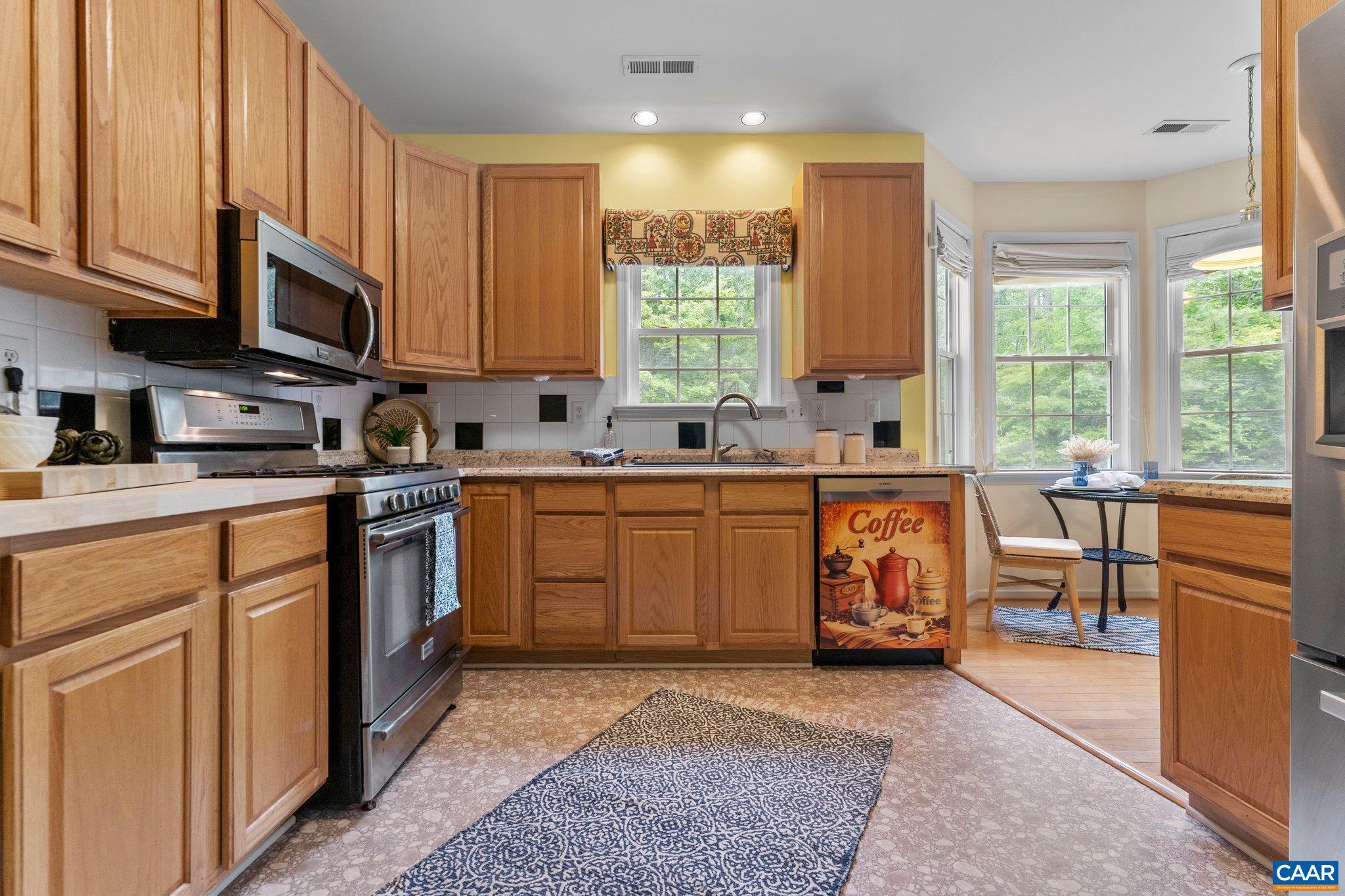 MOUNTAIN VIEW ESTATES - Residential