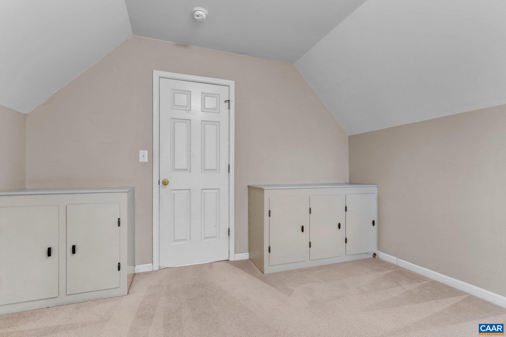 MOUNTAIN VIEW ESTATES - Residential