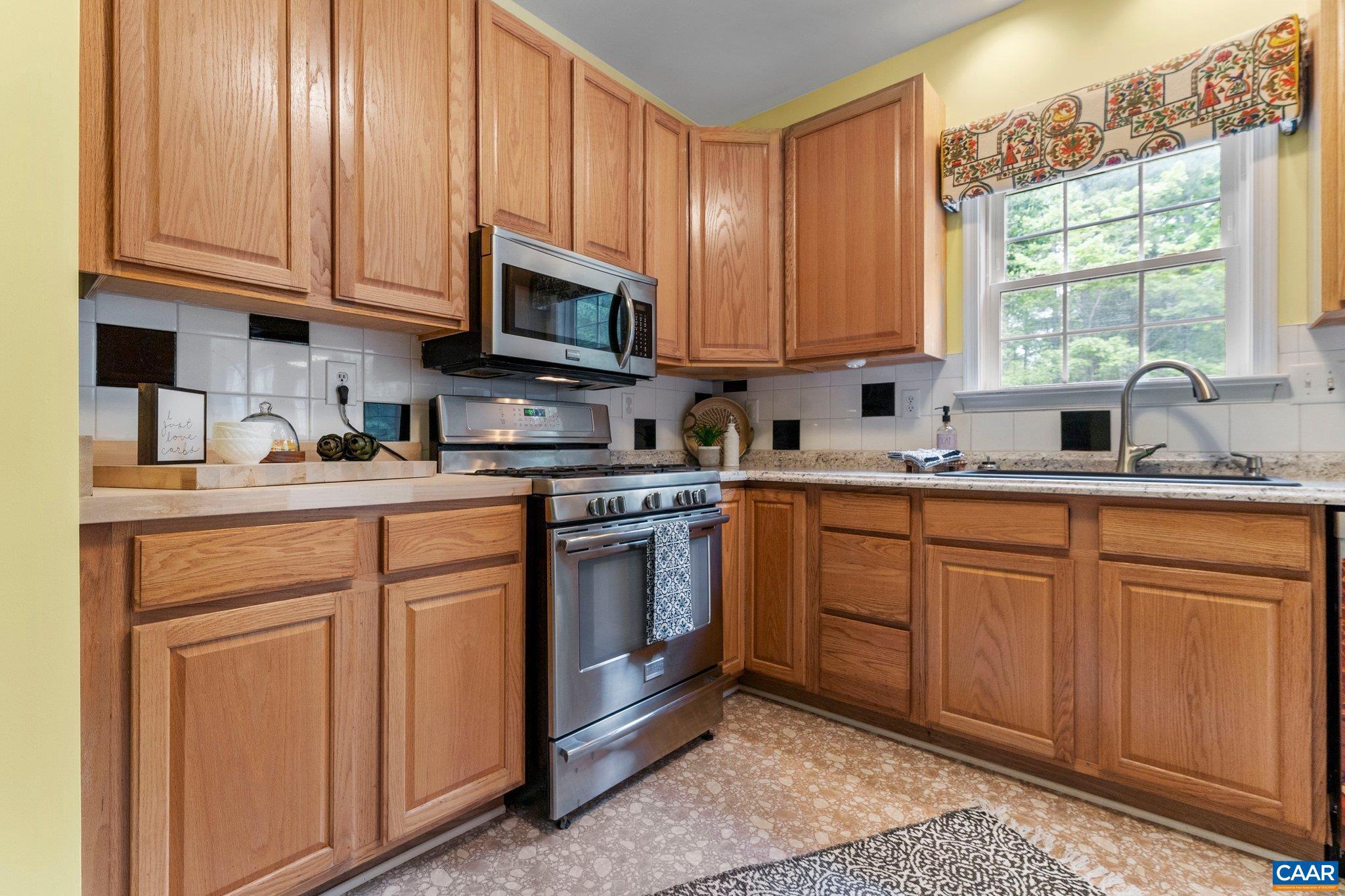 MOUNTAIN VIEW ESTATES - Residential