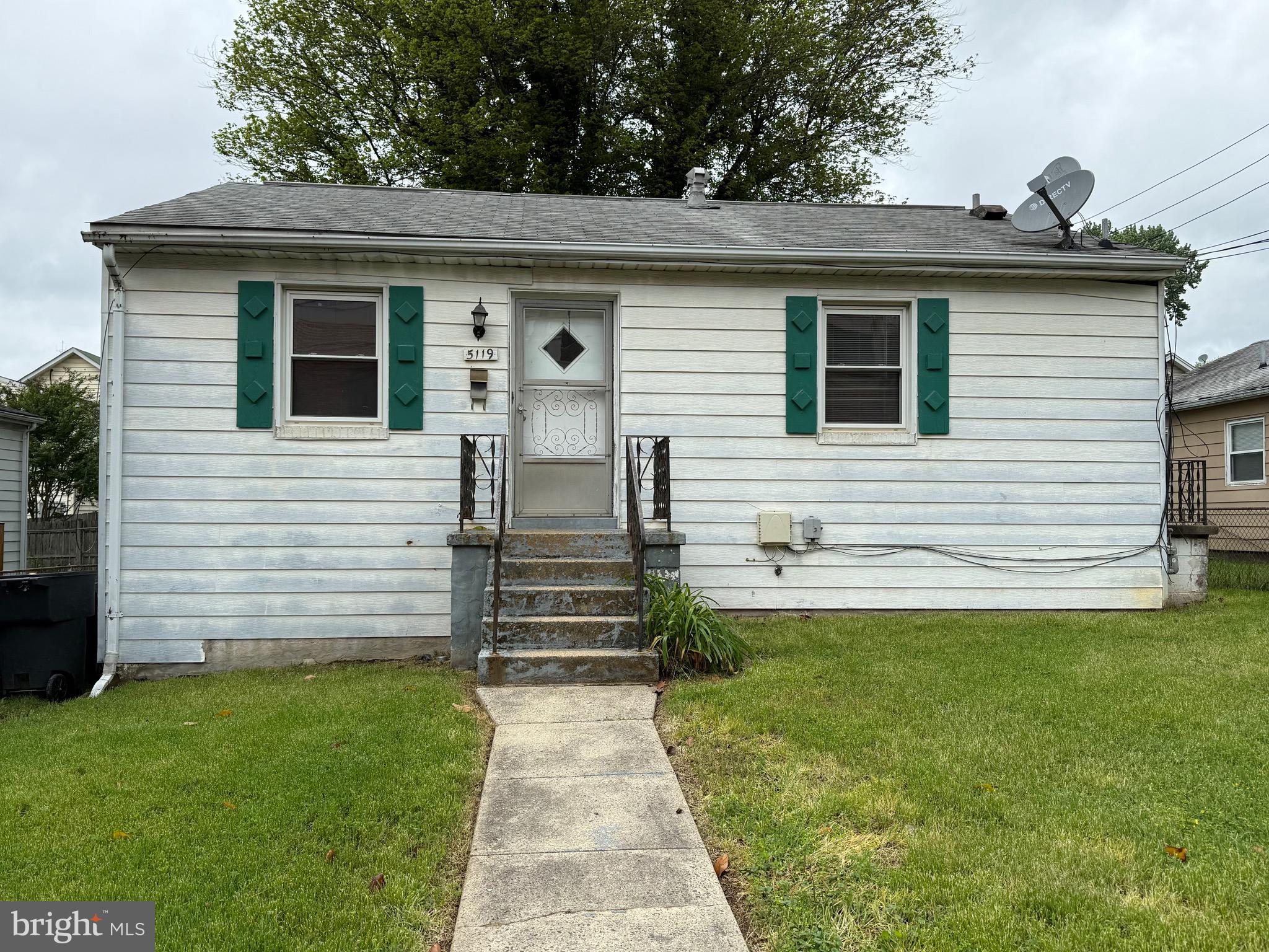Charming 1955 Home in Prime 22207 Location – Endless Potential!
Welcome to this classic 3-bedroom, 1.5-bath home nestled in one of Arlington’s most sought-after neighborhoods—zip code 22207. Built in 1955, this property offers a rare opportunity to own in a prime location directly across from the Virginia Hospital Center and just minutes from Reagan National Airport.
Situated on a 5,000 sq ft lot, this home retains much of its original character and offers the perfect canvas for updates and personalization. With three bedrooms, a full bath, a spacious basement, with a convenient half bath, there's plenty of room on this lot to reimagine the layout to suit modern living.
Whether you’re an investor looking for your next project or a homeowner ready to bring your vision to life, this property is all about location and potential. Enjoy the charm of a well-established community, top-rated schools, and unbeatable proximity to commuter routes, shops, and dining.
Don’t miss this incredible opportunity to create your dream home in one of Northern Virginia’s most desirable zip codes!