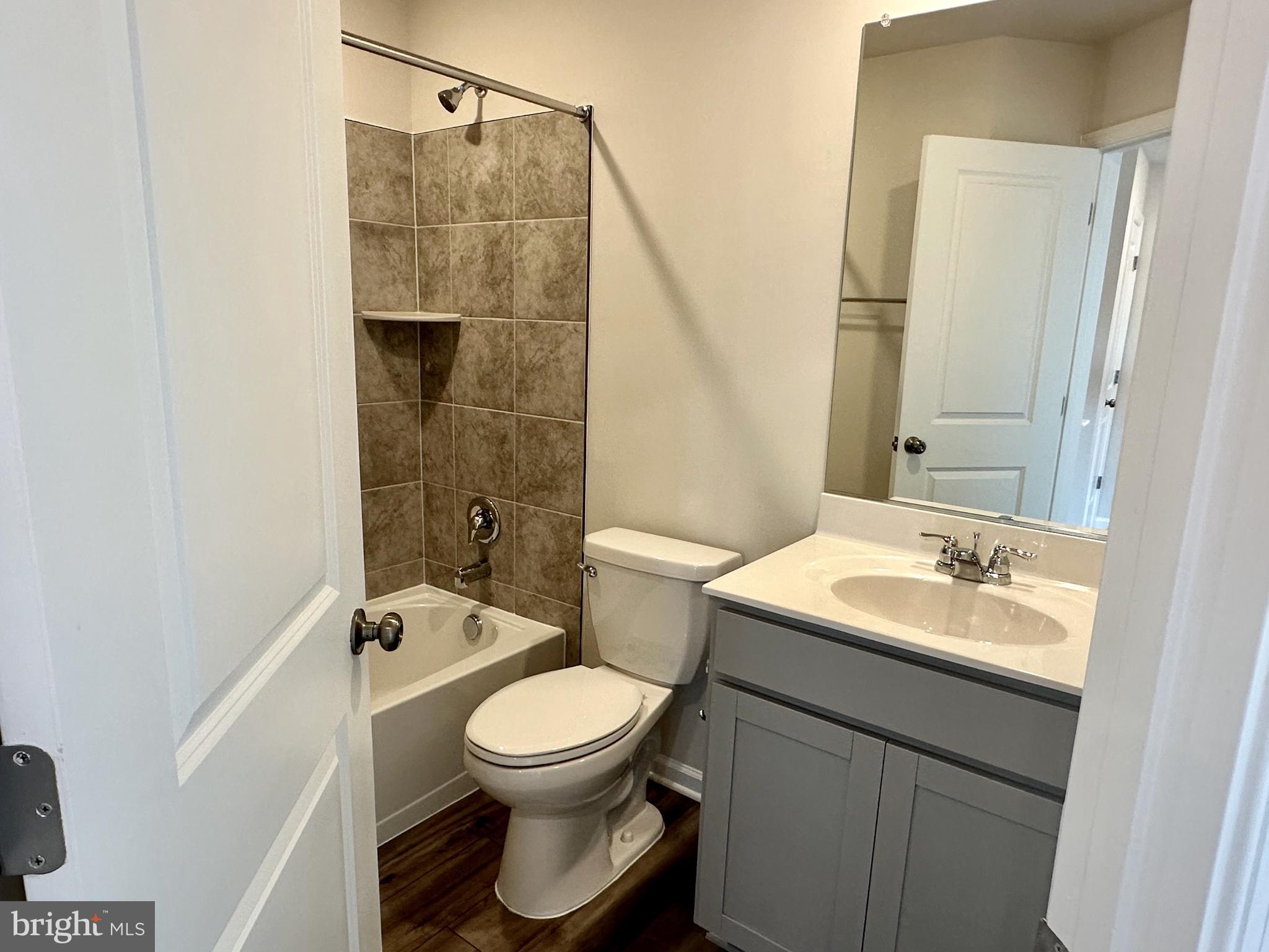 WILLOW GLEN - Residential Lease