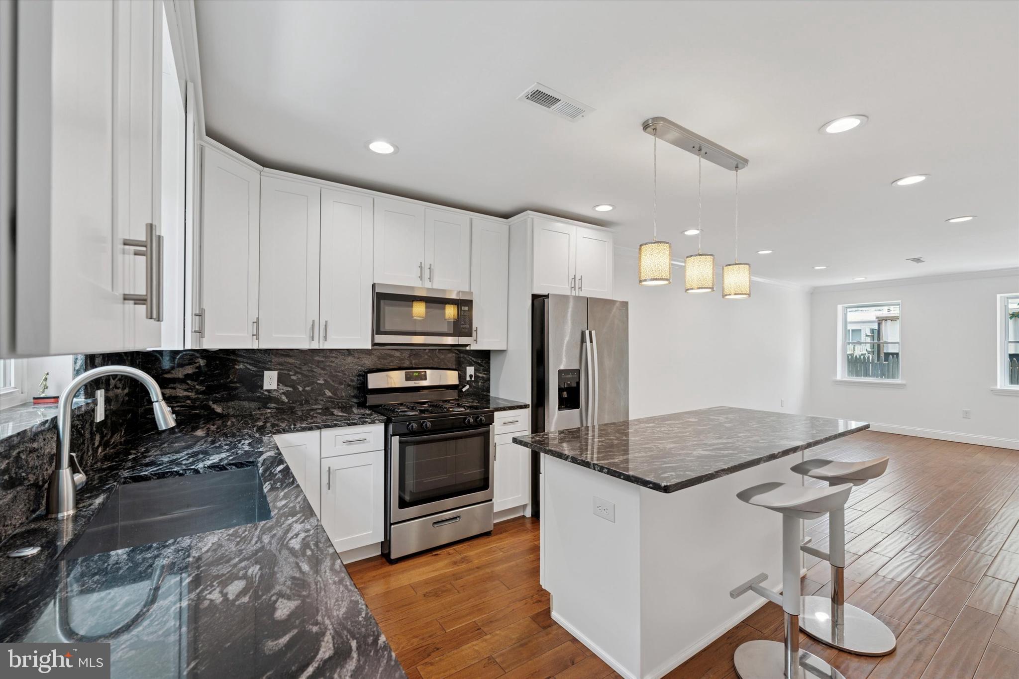 PORT RICHMOND - Residential