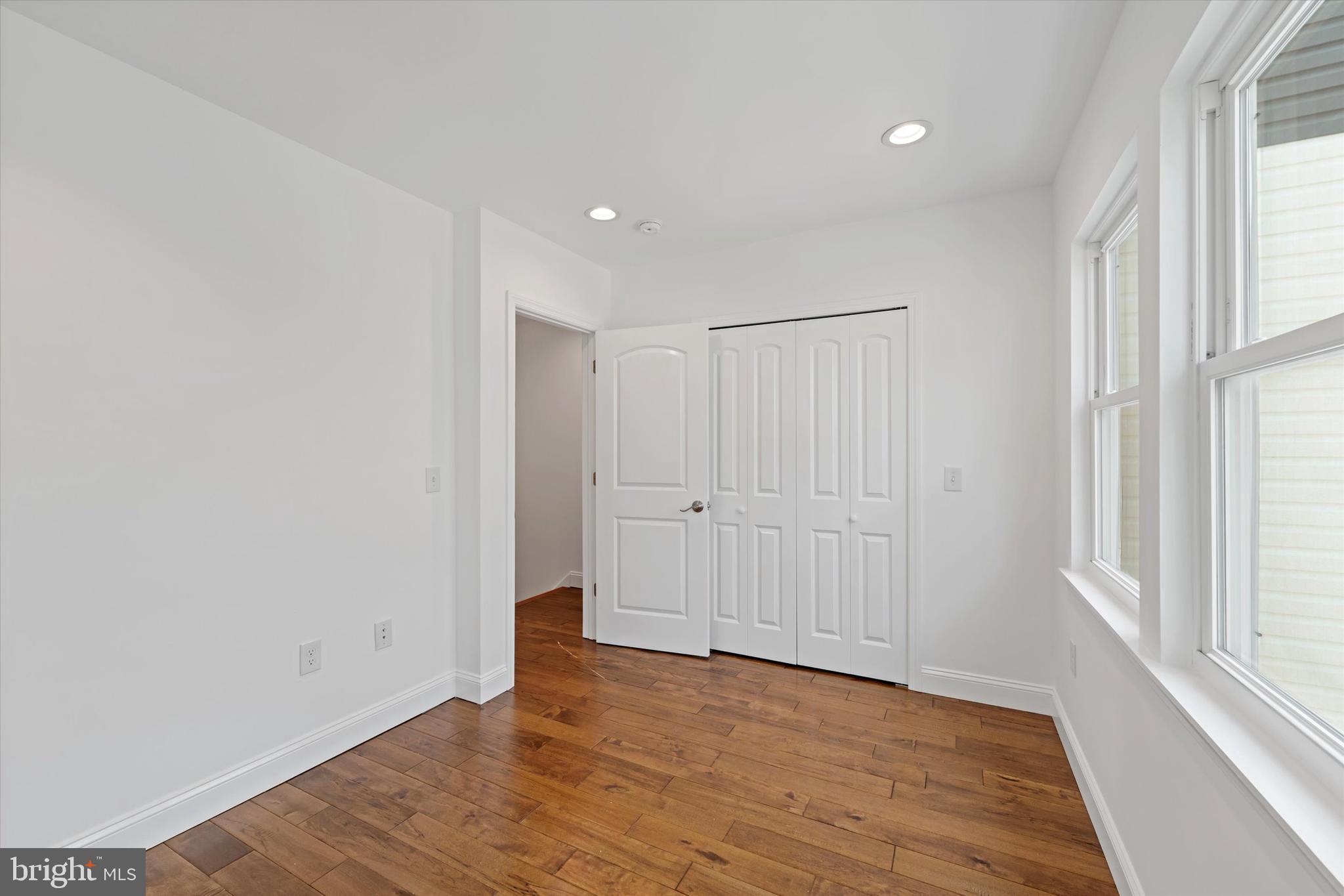 PORT RICHMOND - Residential