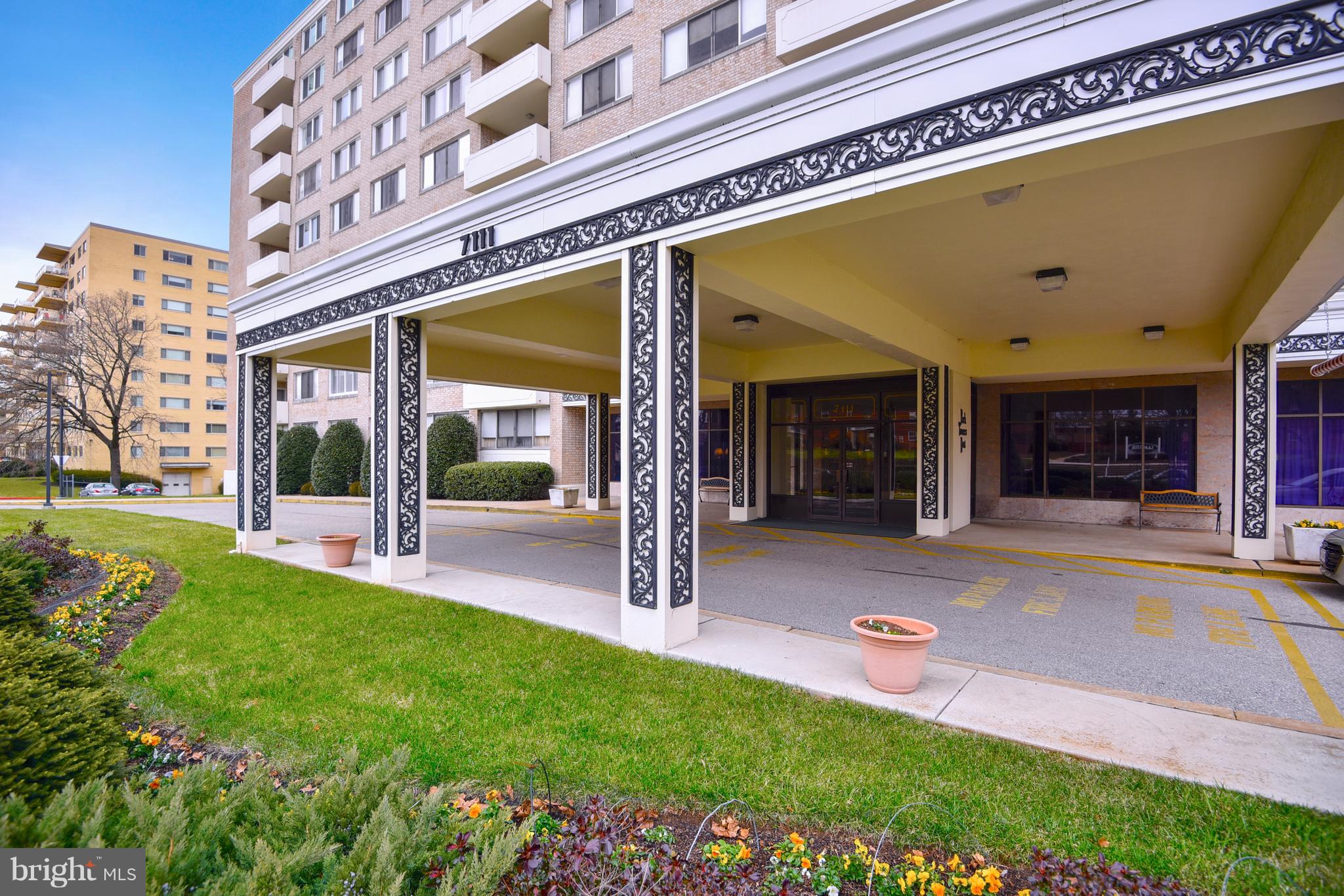 PARK TOWERS EAST - Residential