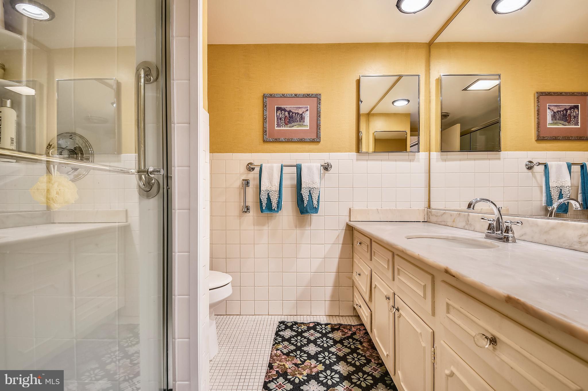 PARK TOWERS EAST - Residential