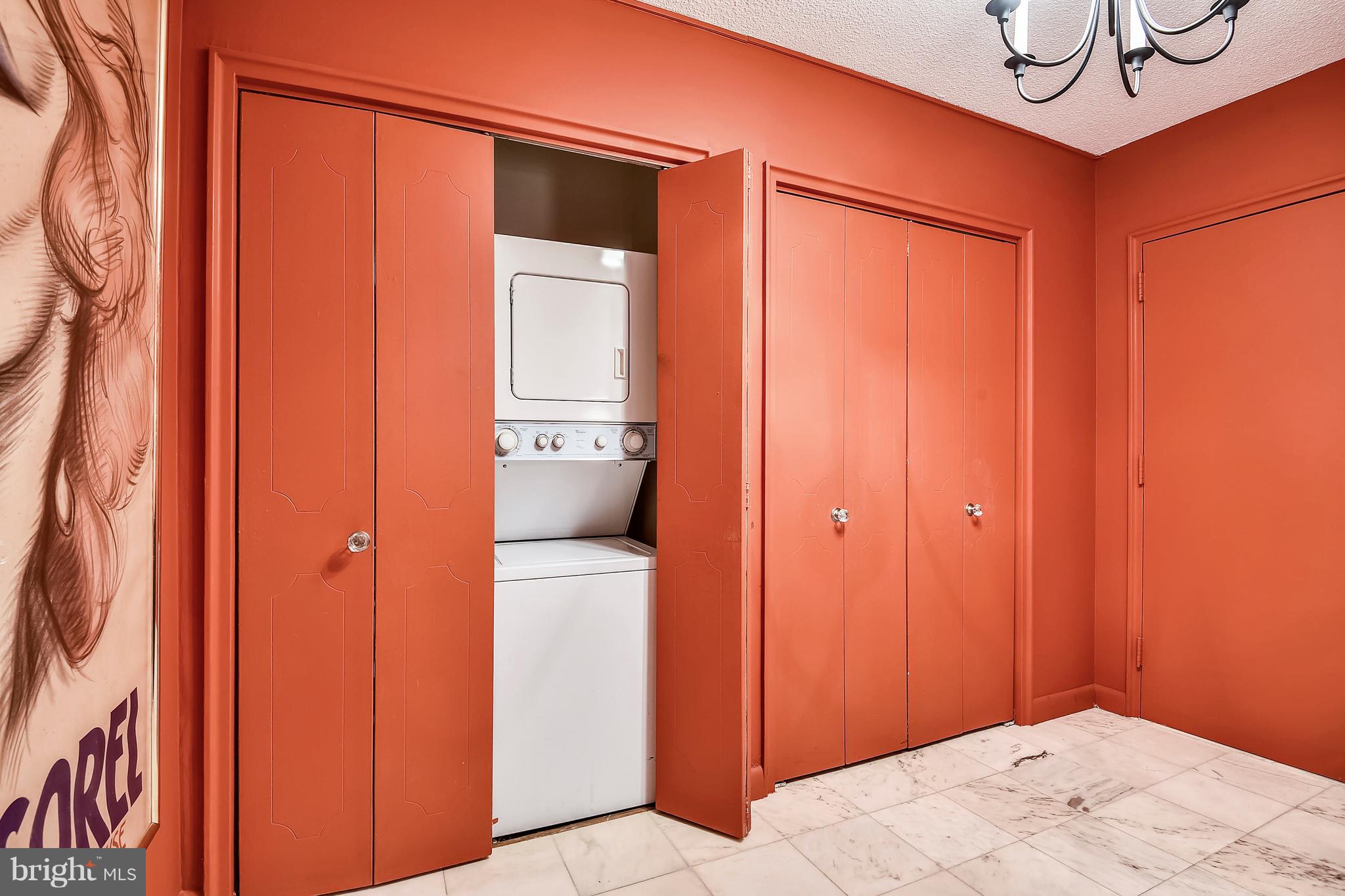 PARK TOWERS EAST - Residential