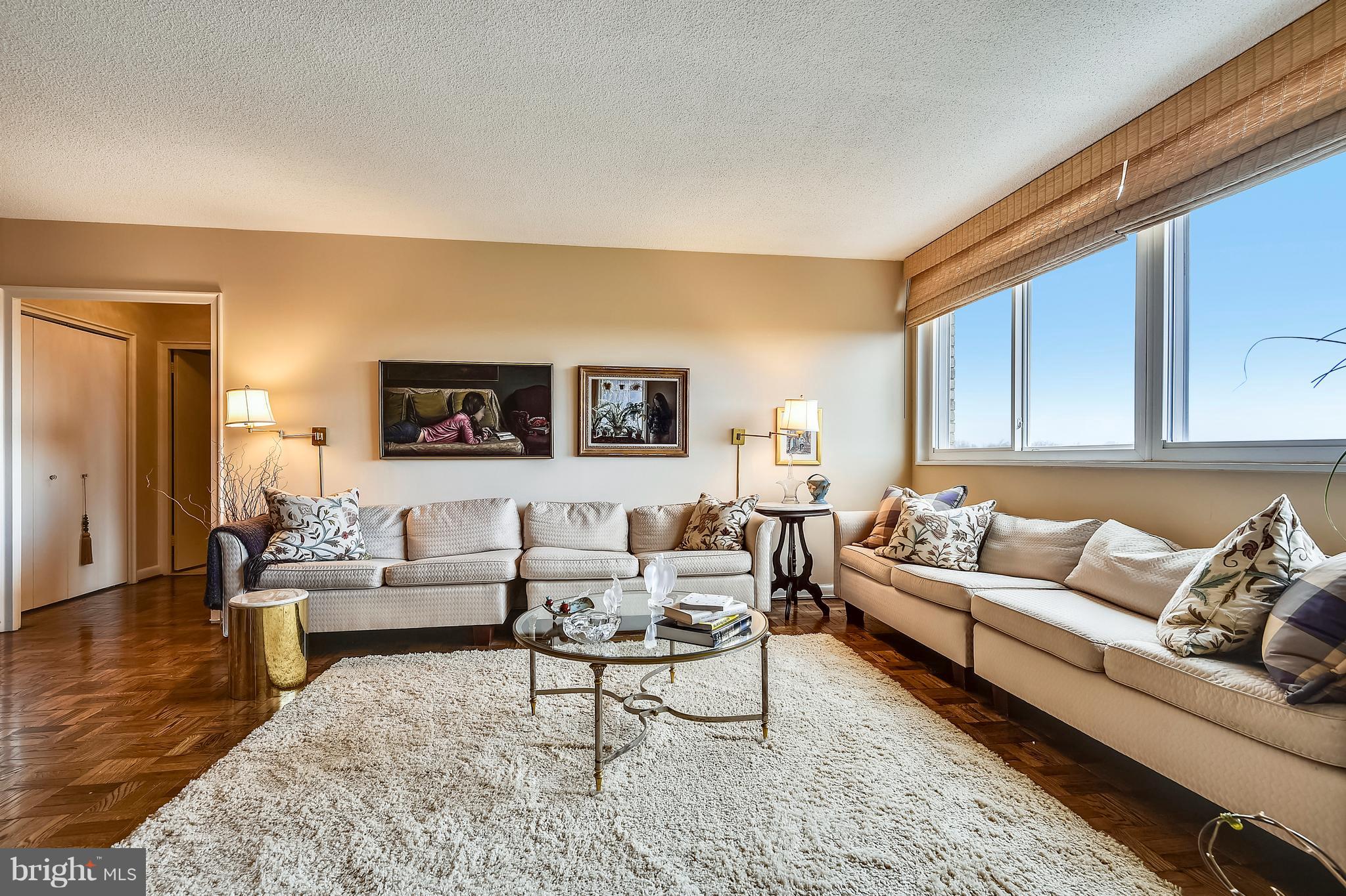 PARK TOWERS EAST - Residential