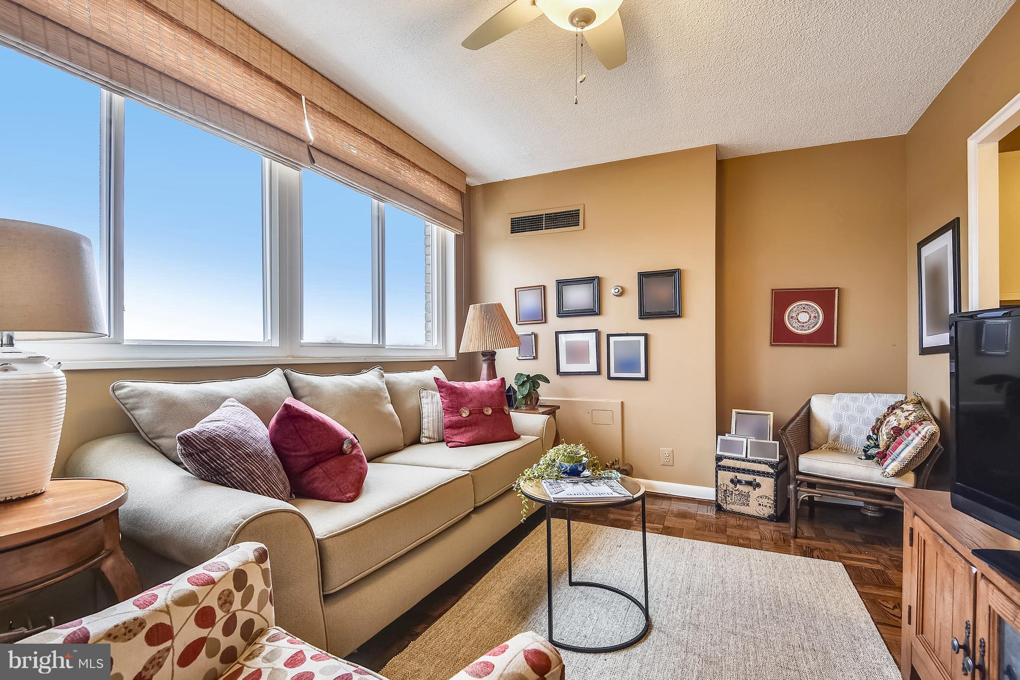 PARK TOWERS EAST - Residential