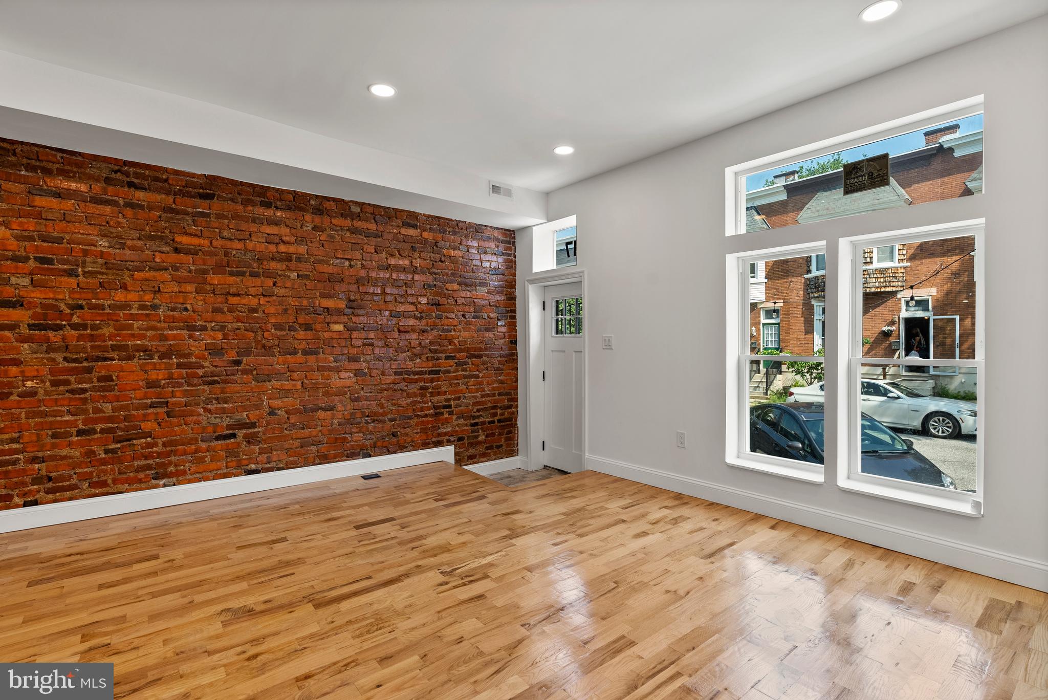 317 E LORRAINE AVENUE