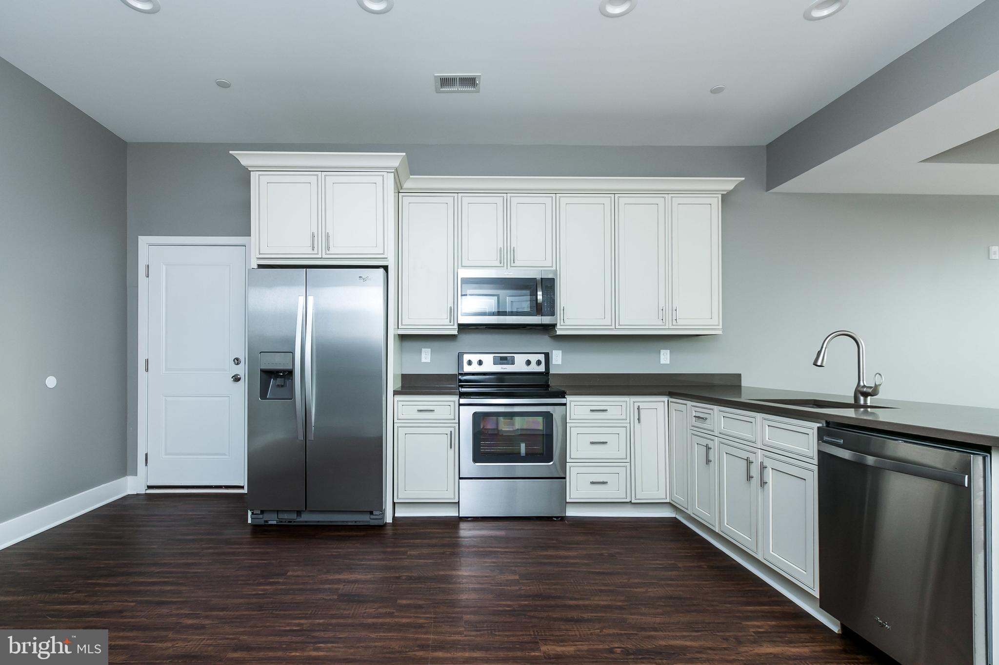 HIGHLANDTOWN - Residential Lease