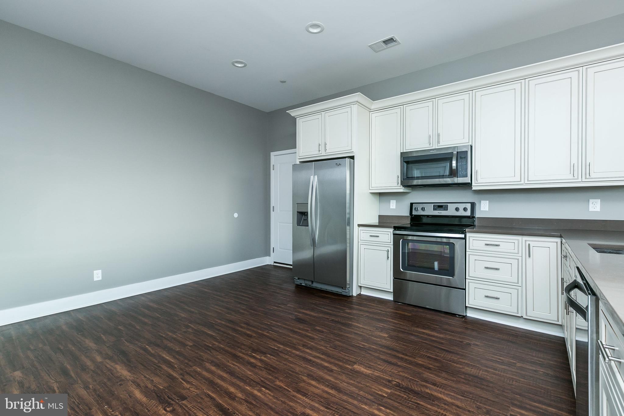 HIGHLANDTOWN - Residential Lease