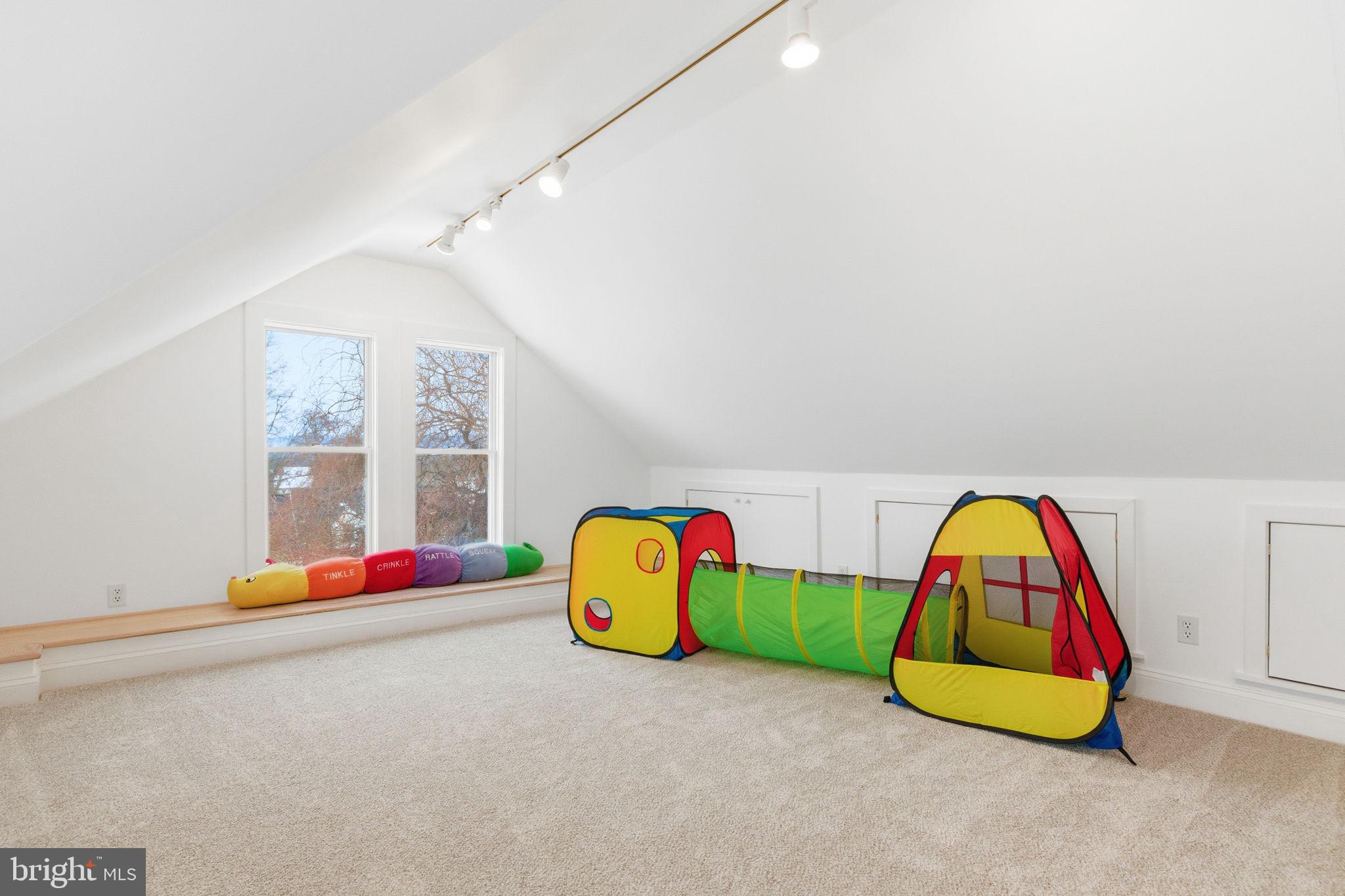 TOWN OF PURCELLVILLE - Residential