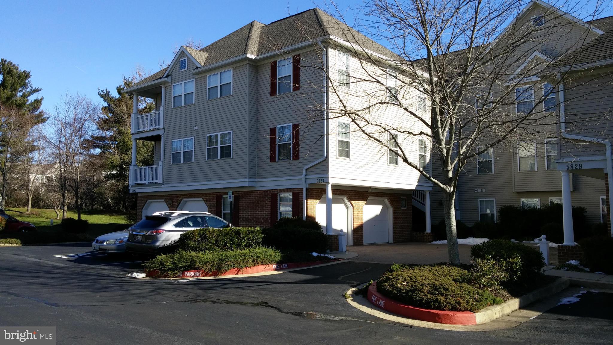 Clean and quiet. Easy to access main highways, close to shopping, library, restaurant. Vaulted ceiling, 1 car garage and ample common area parking spaces. Tree lined rear and side, 3rd bedroom can be used as study room. Gas fireplace.