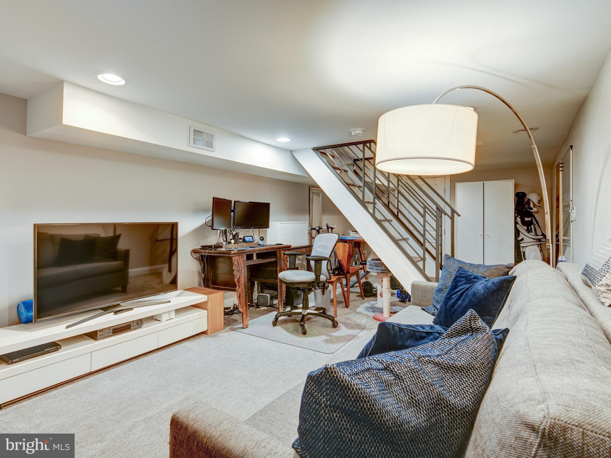 ART MUSEUM AREA - Residential