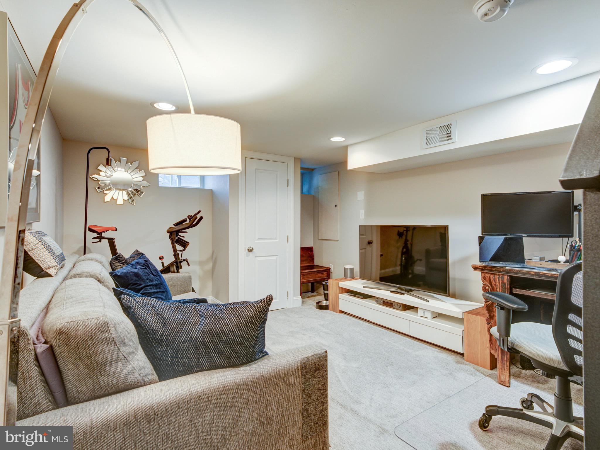 ART MUSEUM AREA - Residential