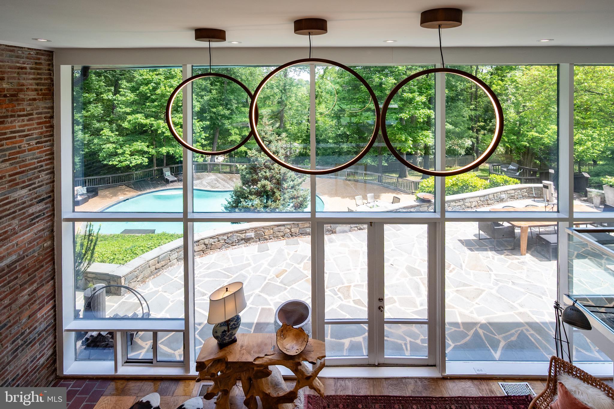 HOLLIN HILLS - Residential