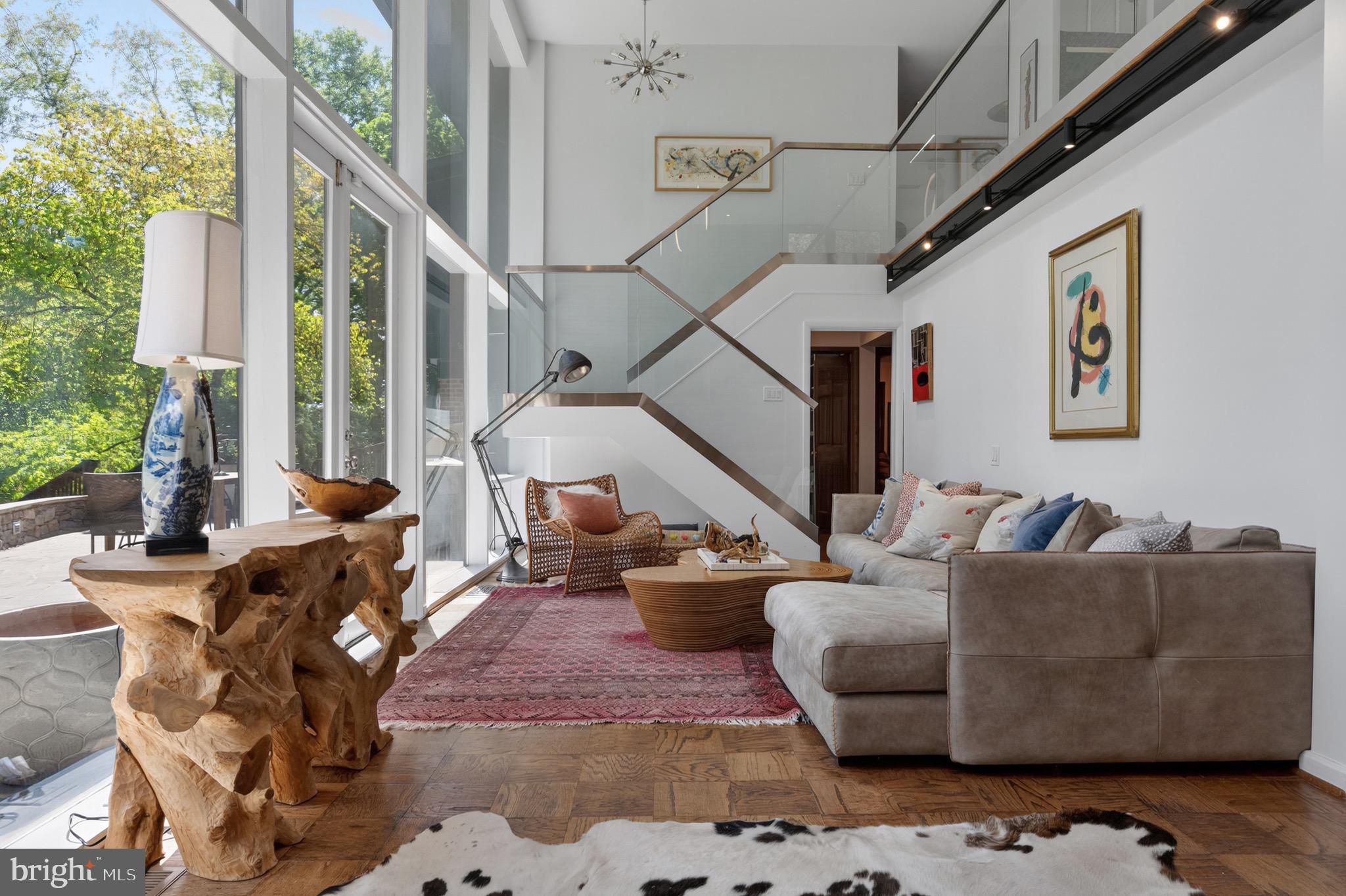 HOLLIN HILLS - Residential