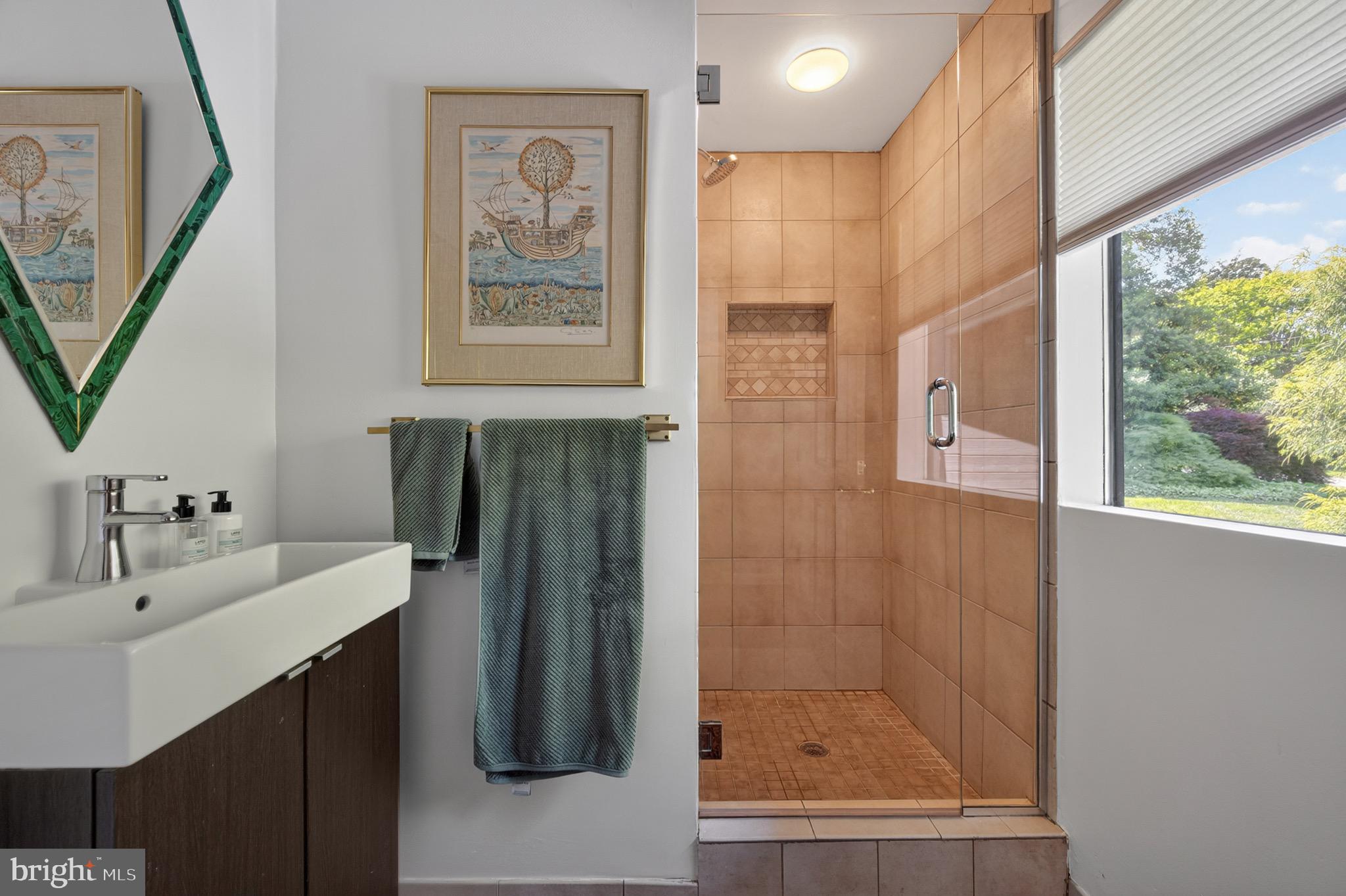HOLLIN HILLS - Residential