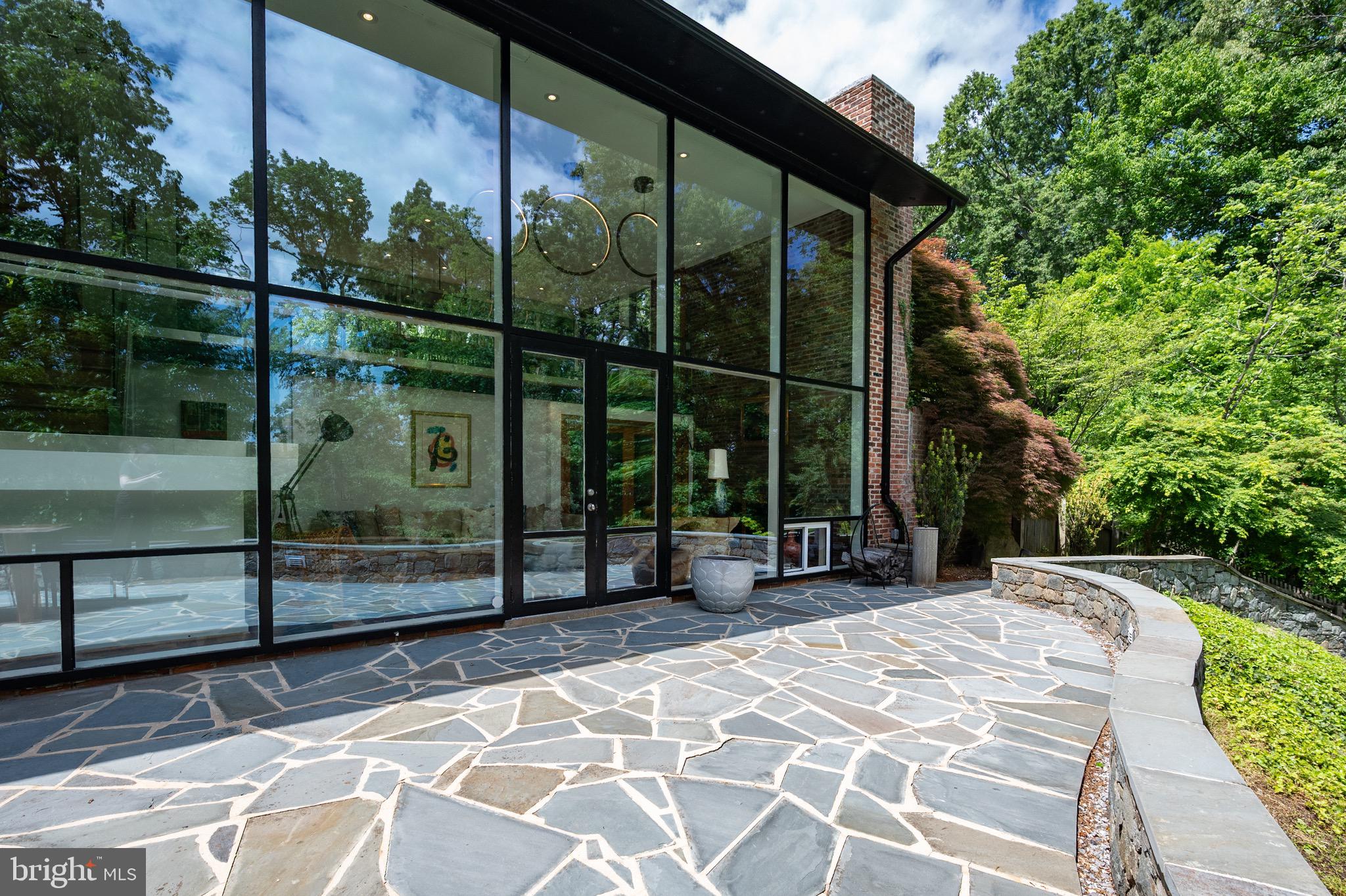 HOLLIN HILLS - Residential
