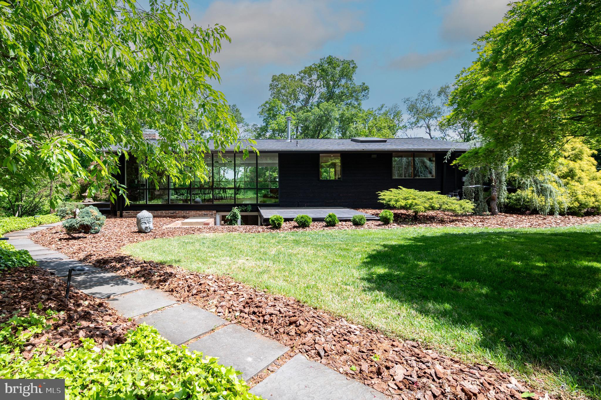 1927 MARTHAS ROAD