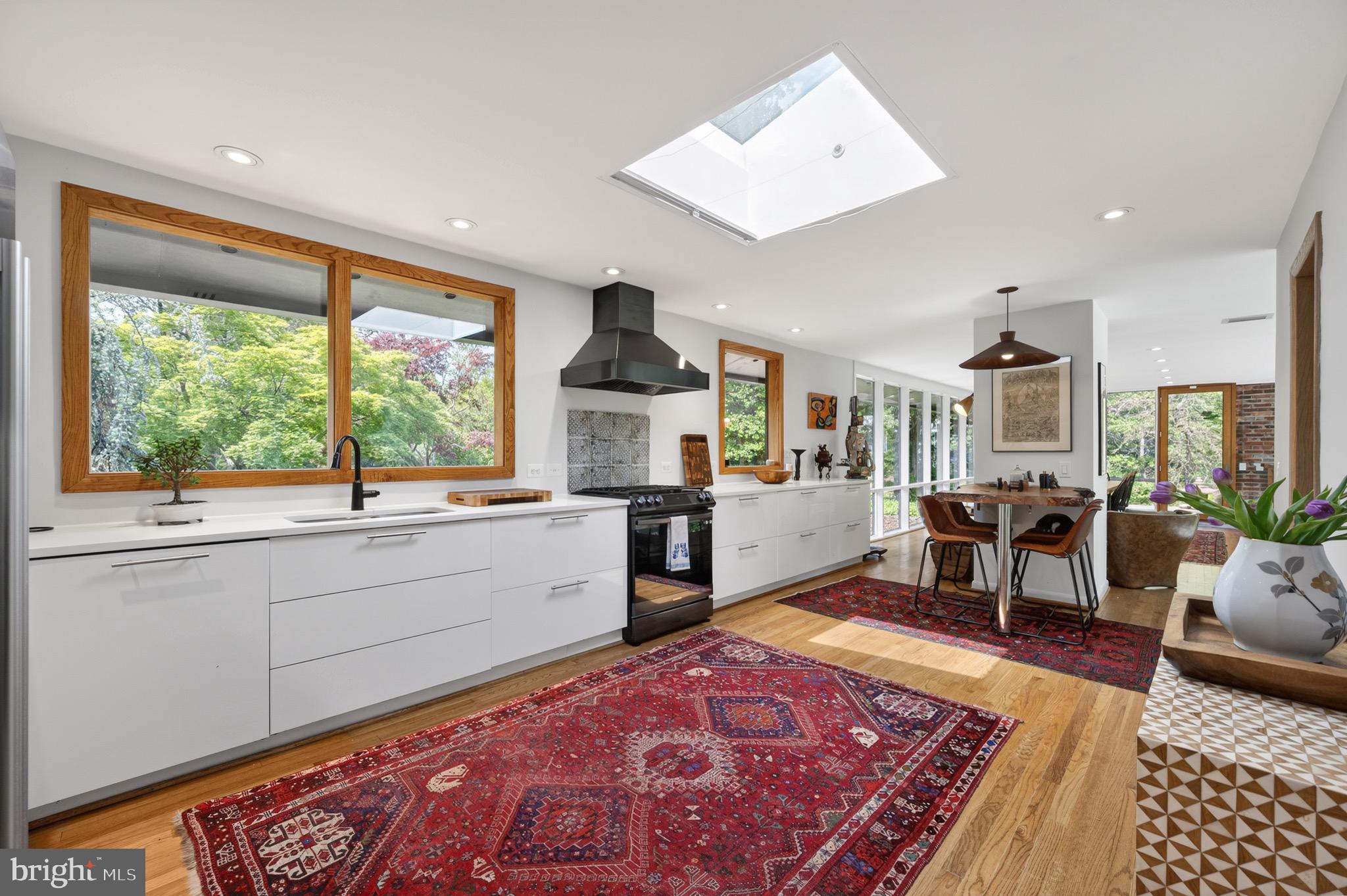 HOLLIN HILLS - Residential