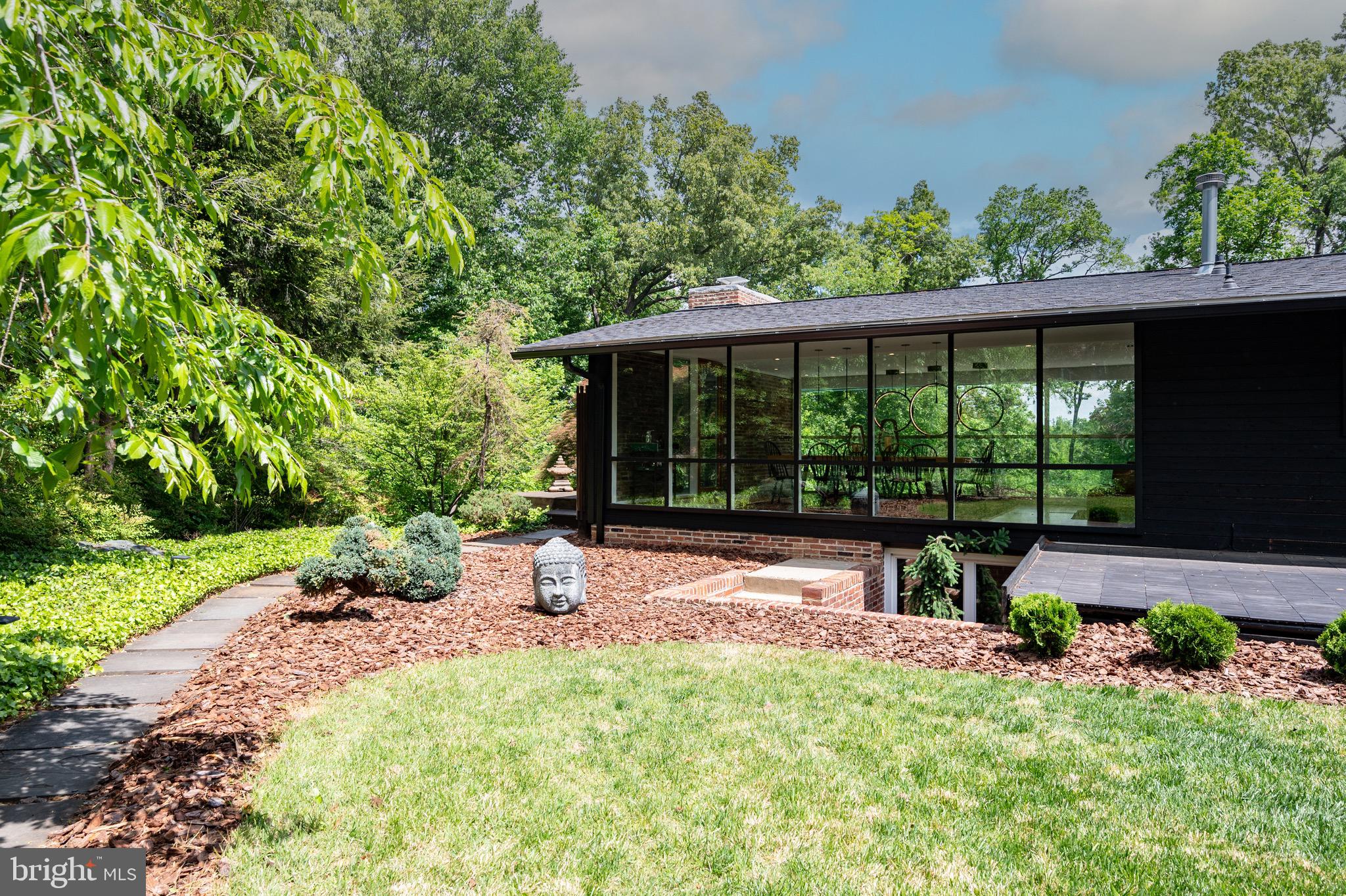 HOLLIN HILLS - Residential