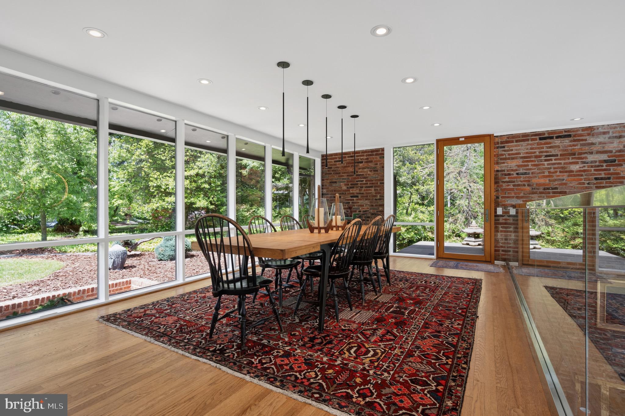HOLLIN HILLS - Residential